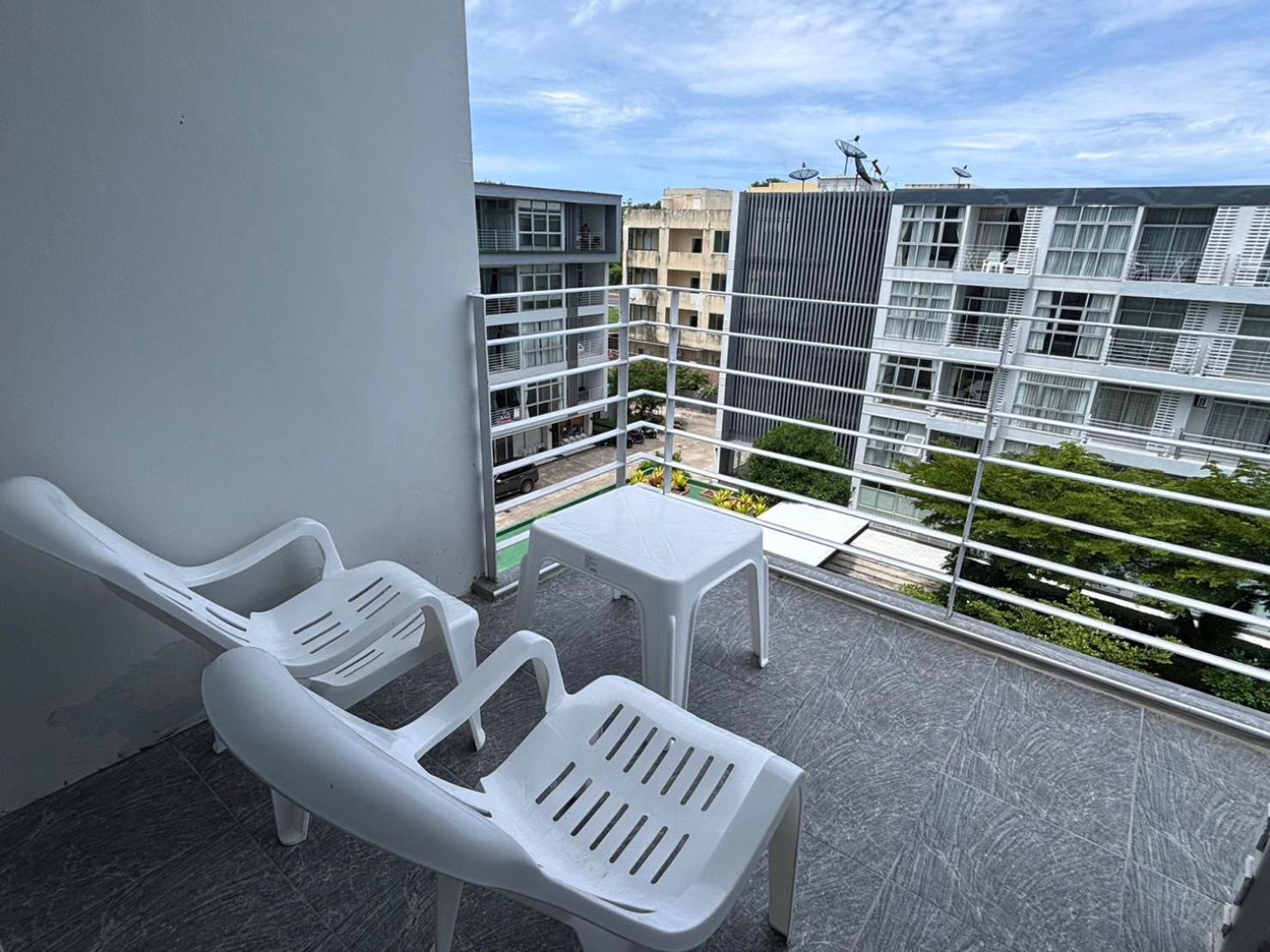 Apartment At Sea Condotel *