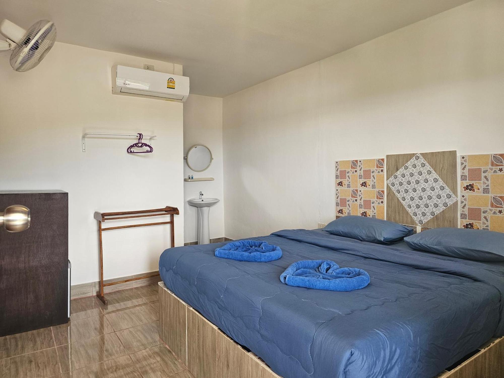 Hill  Lanta Guest house 3*