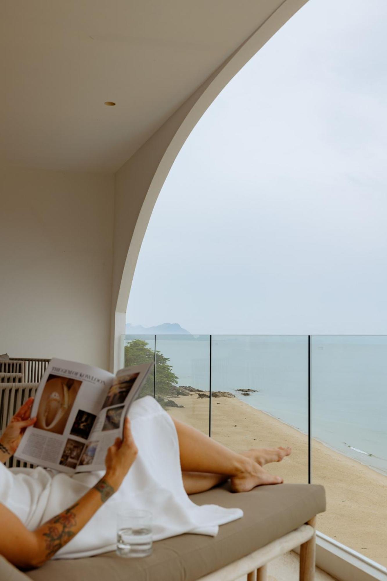 Elite Atoll Beachfront Hotel 4*