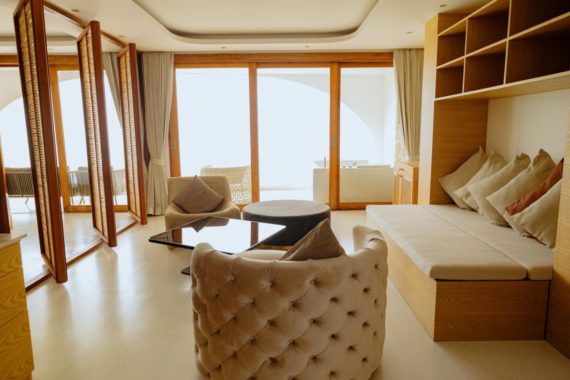 Elite Atoll Beachfront