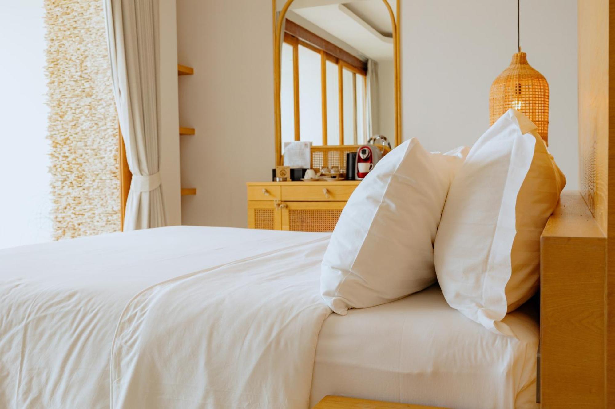 Elite Atoll Beachfront Hotel 4*