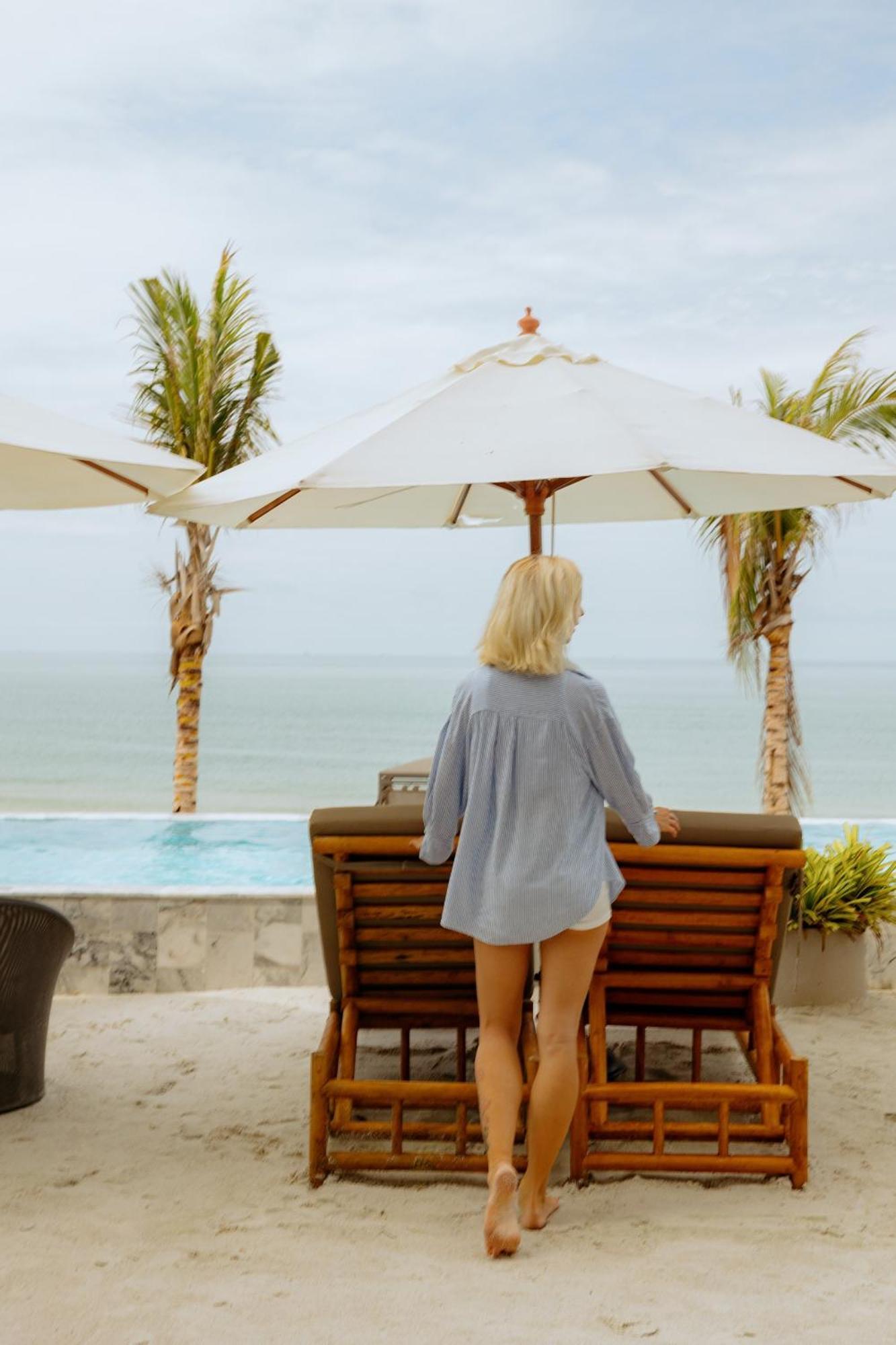 Elite Atoll Beachfront Hotel 4*