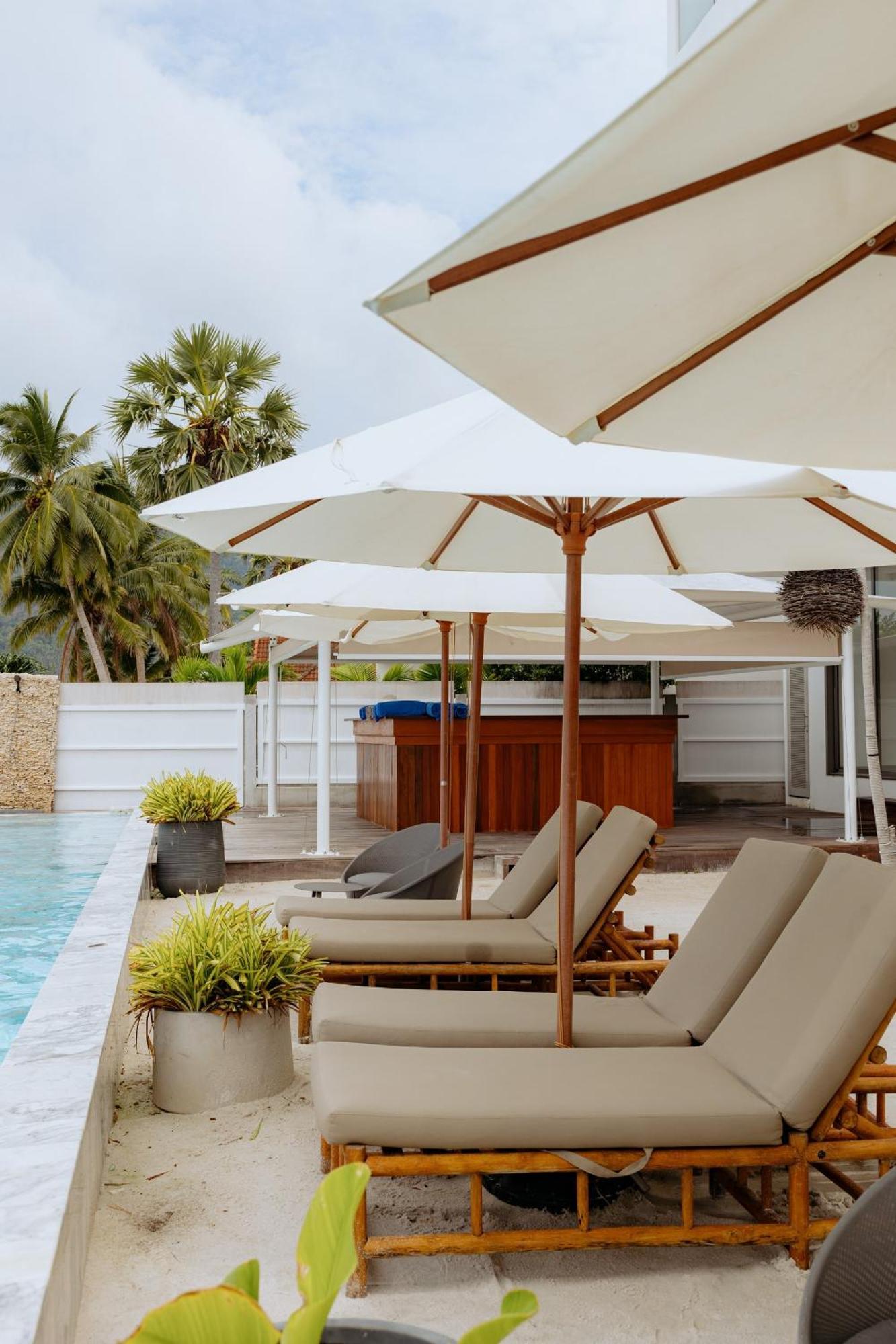 Hotel Elite Atoll Beachfront 4*