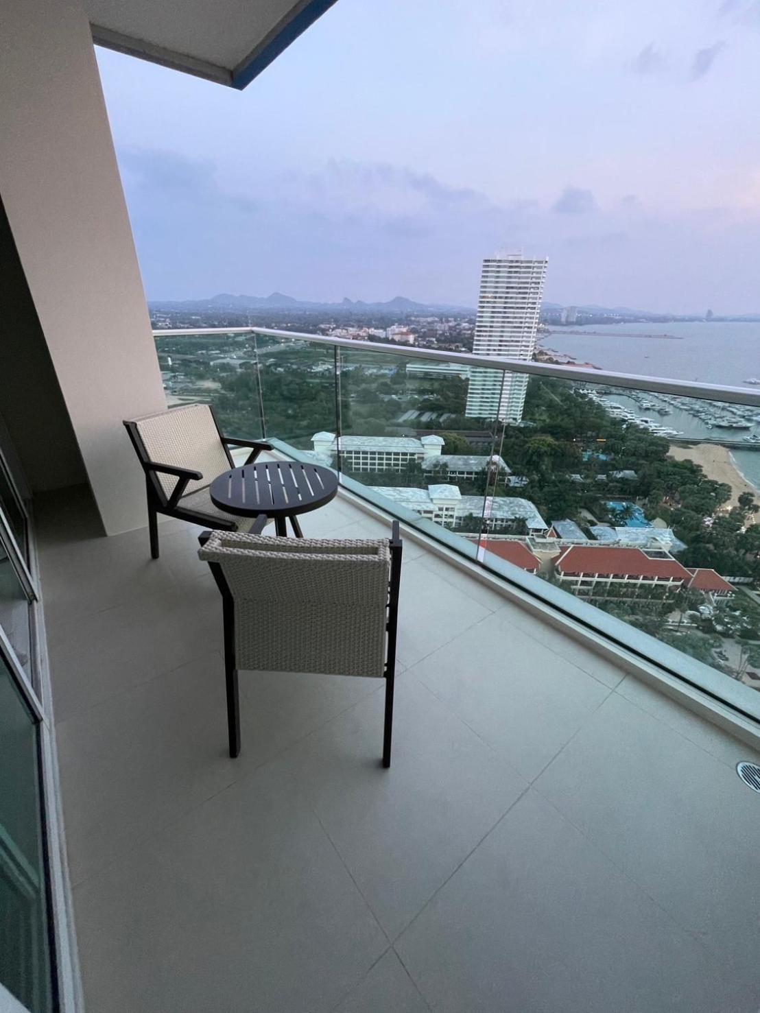 Hotel White Residences Pattaya 4*