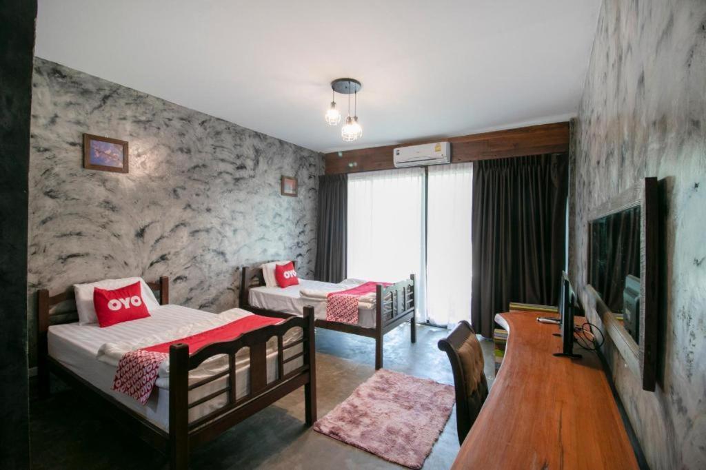 Oyo 75374 Baan Rak Mai Hotel 3*