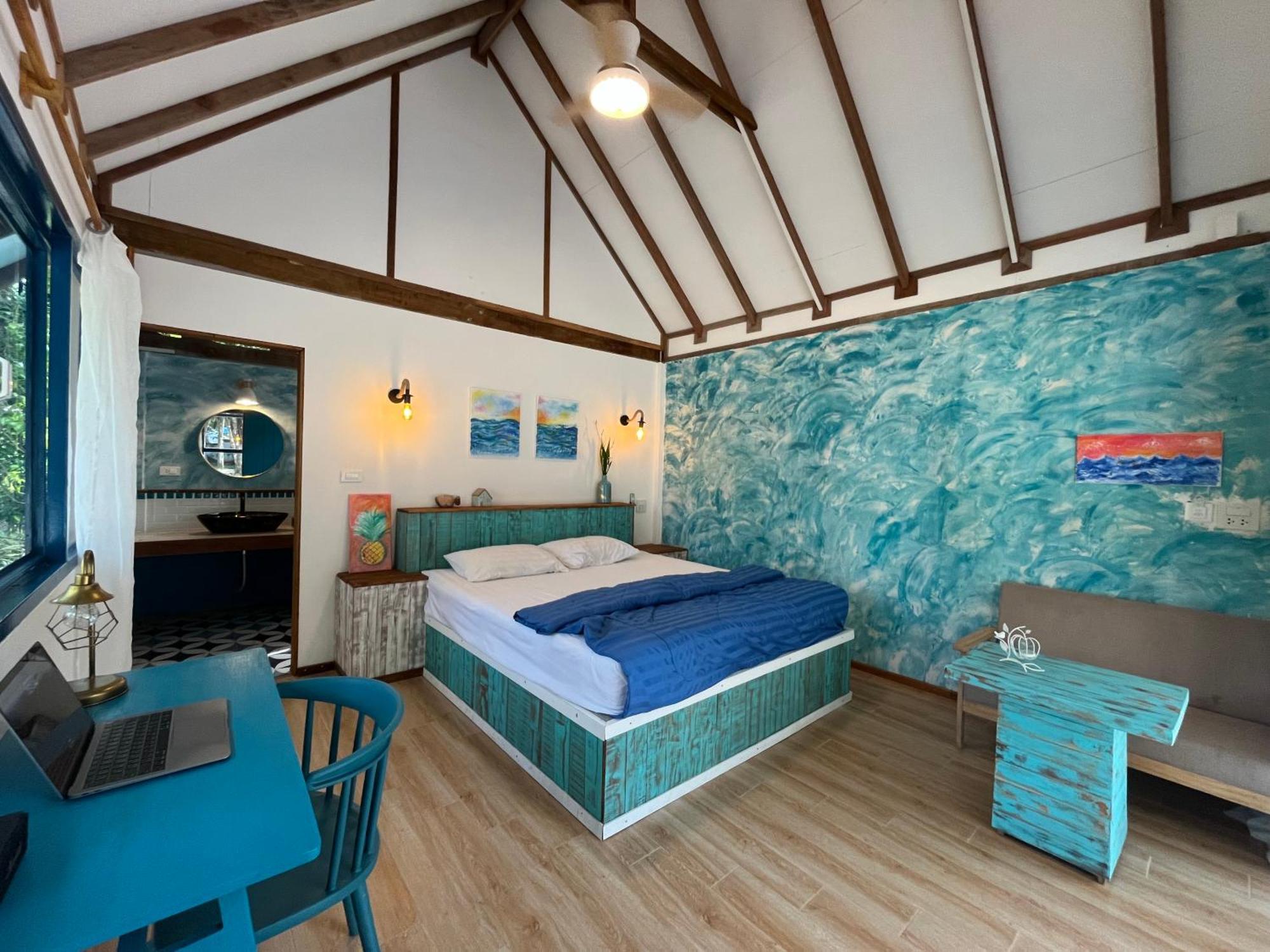 Heaven Beach Resort & Art Koh Phayam
