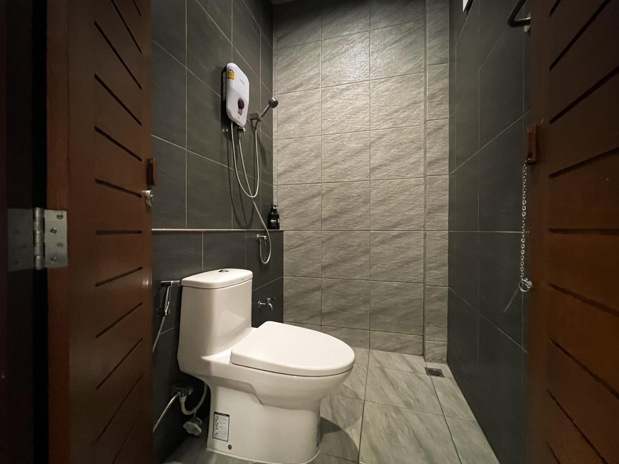 Tachang Airport Resort 3*