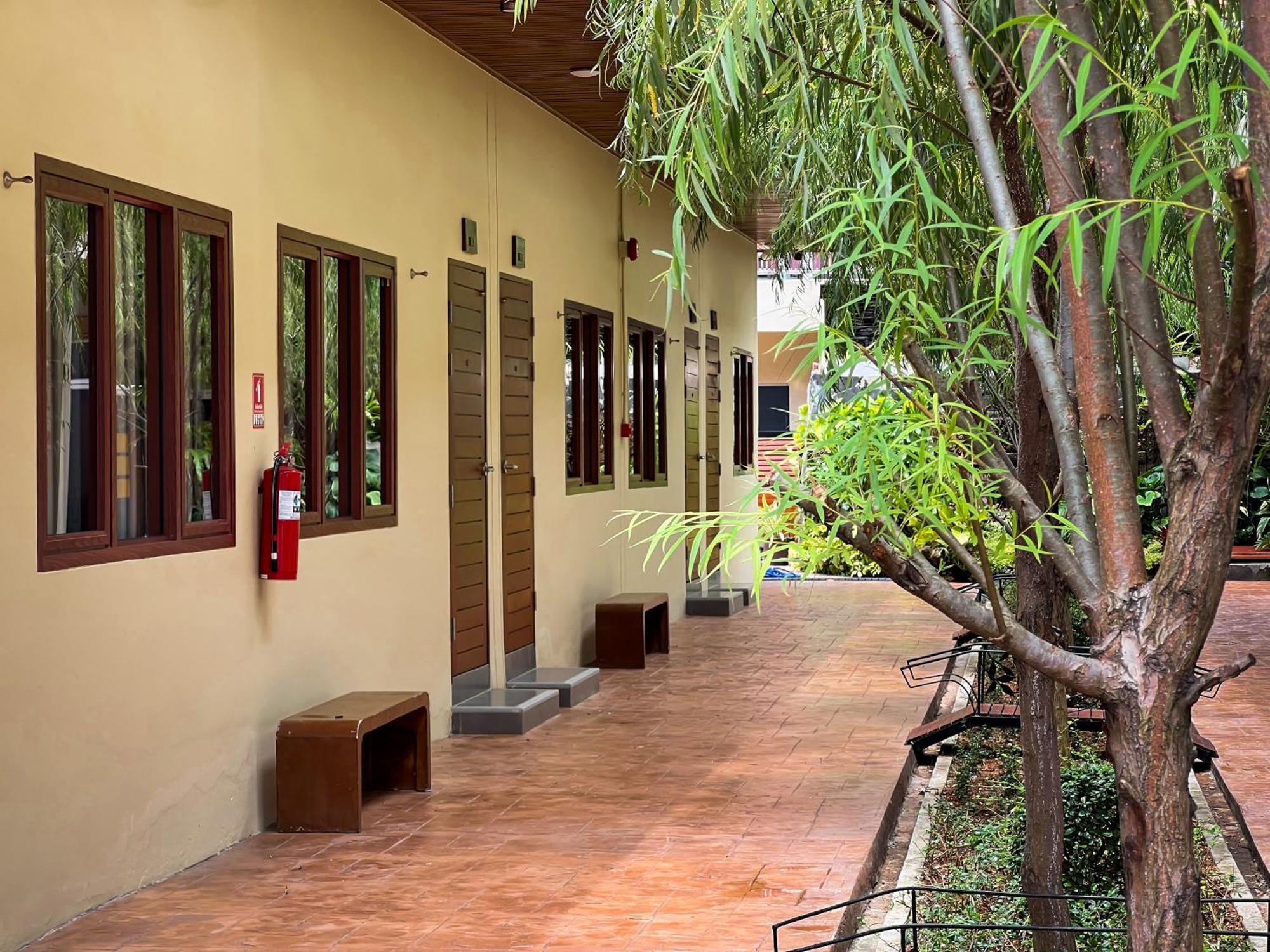 Resort Tachang Airport 3*