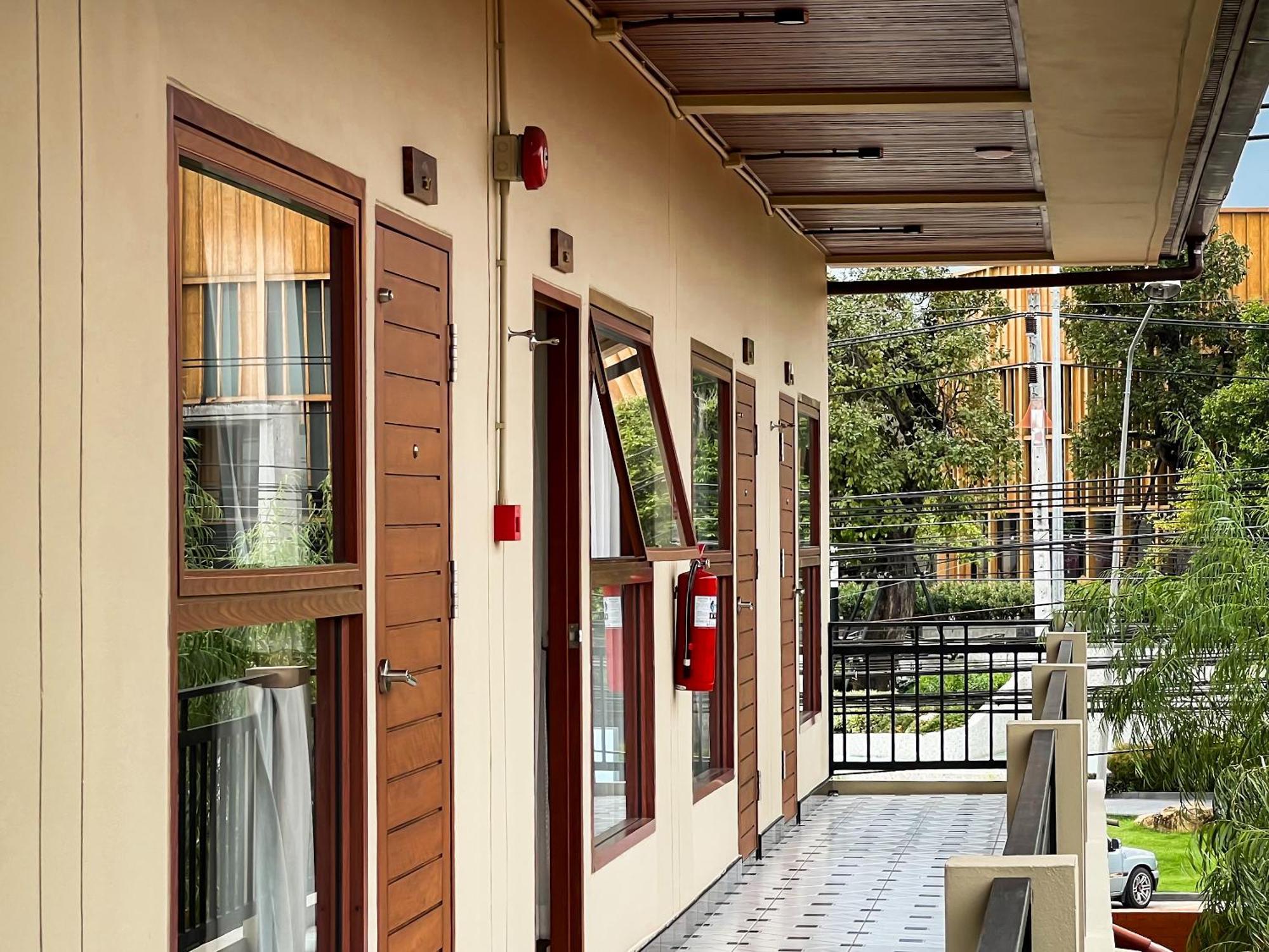 Tachang Airport Resort 3*