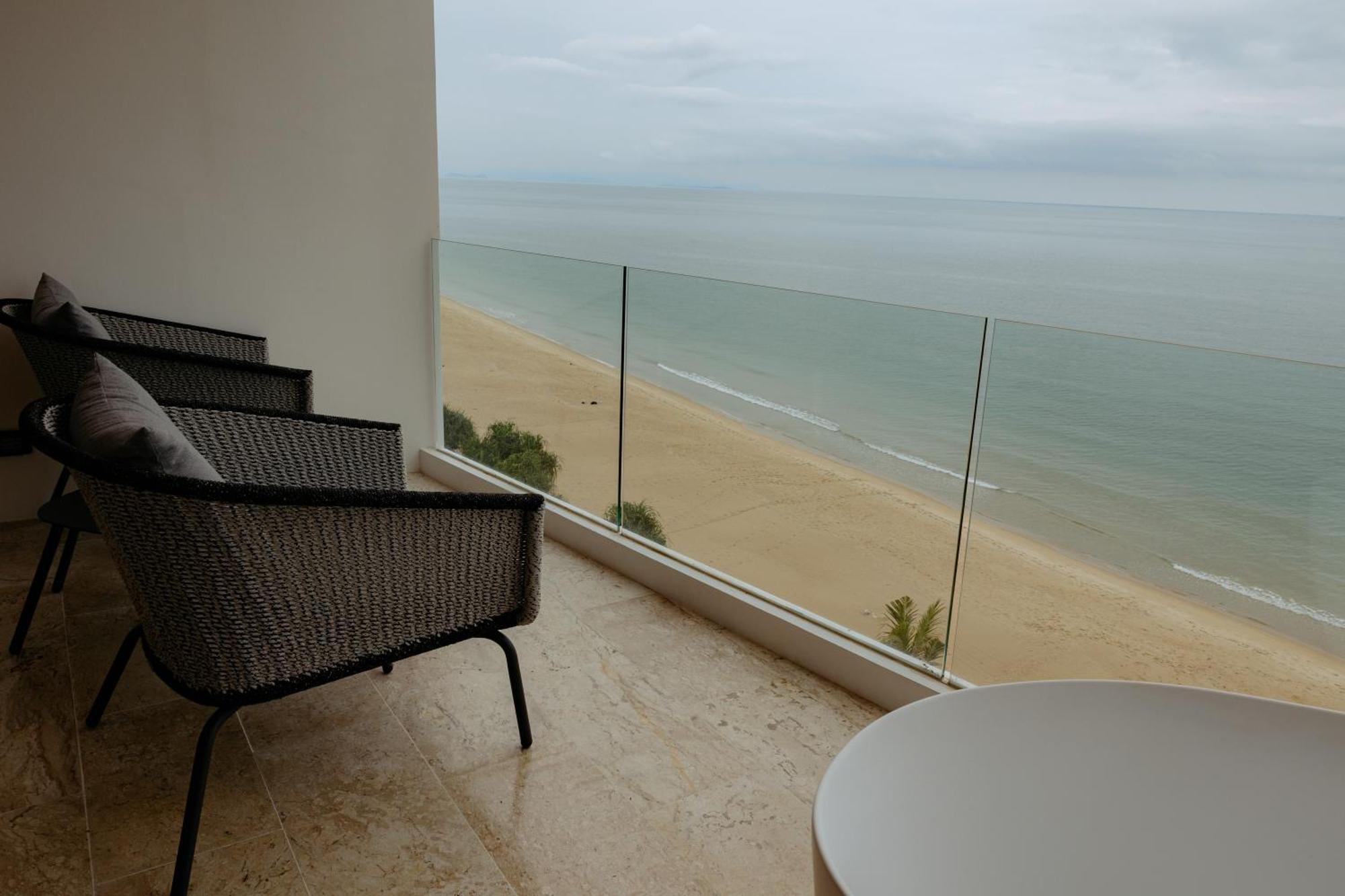 Elite Atoll Beachfront Hotel 4*