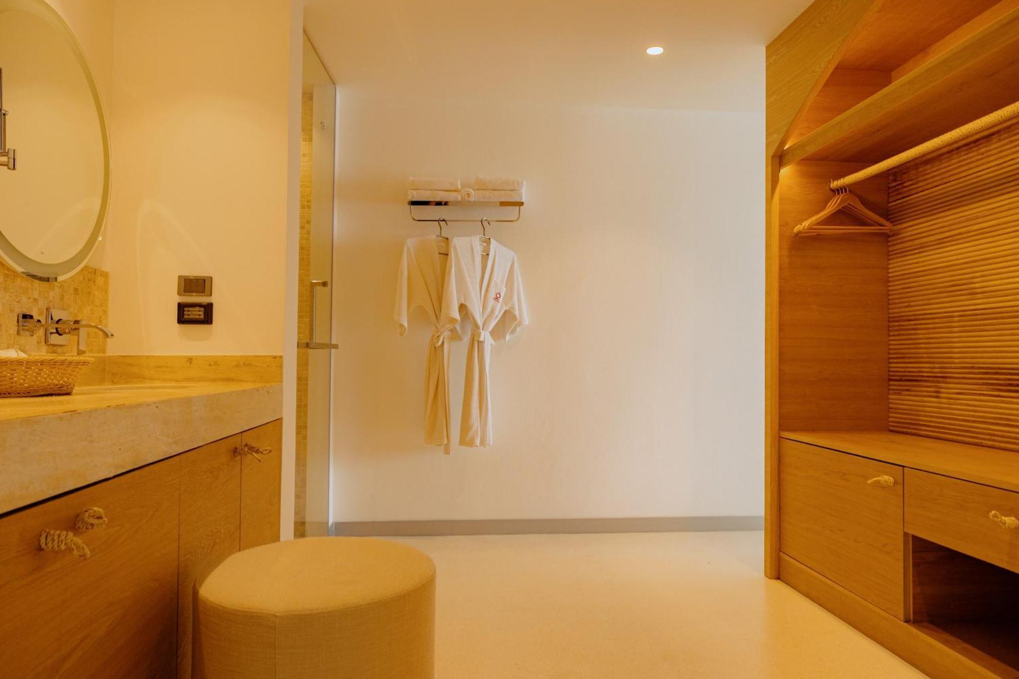 Elite Atoll Beachfront Hotel