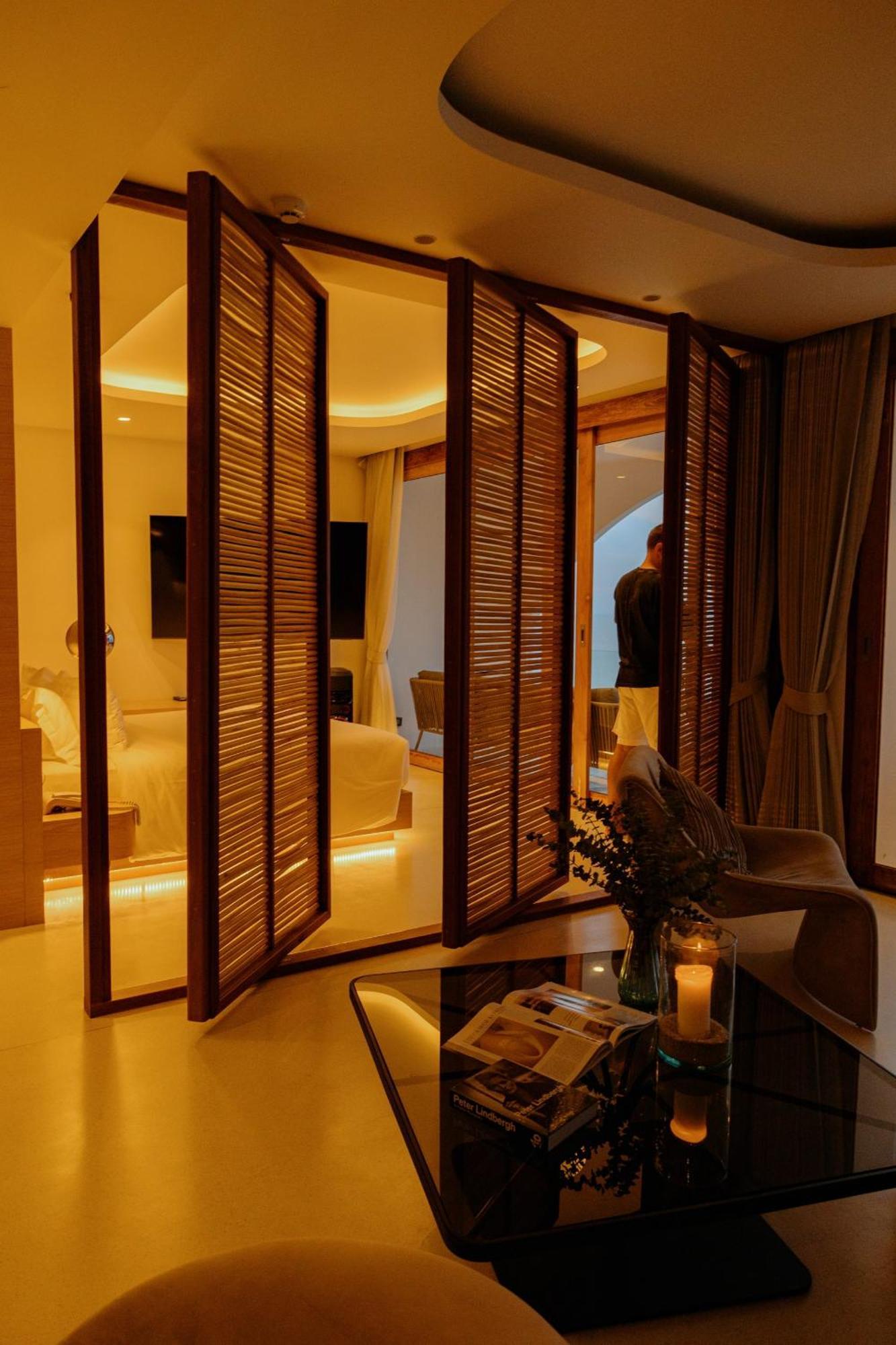 Elite Atoll Beachfront Hotel