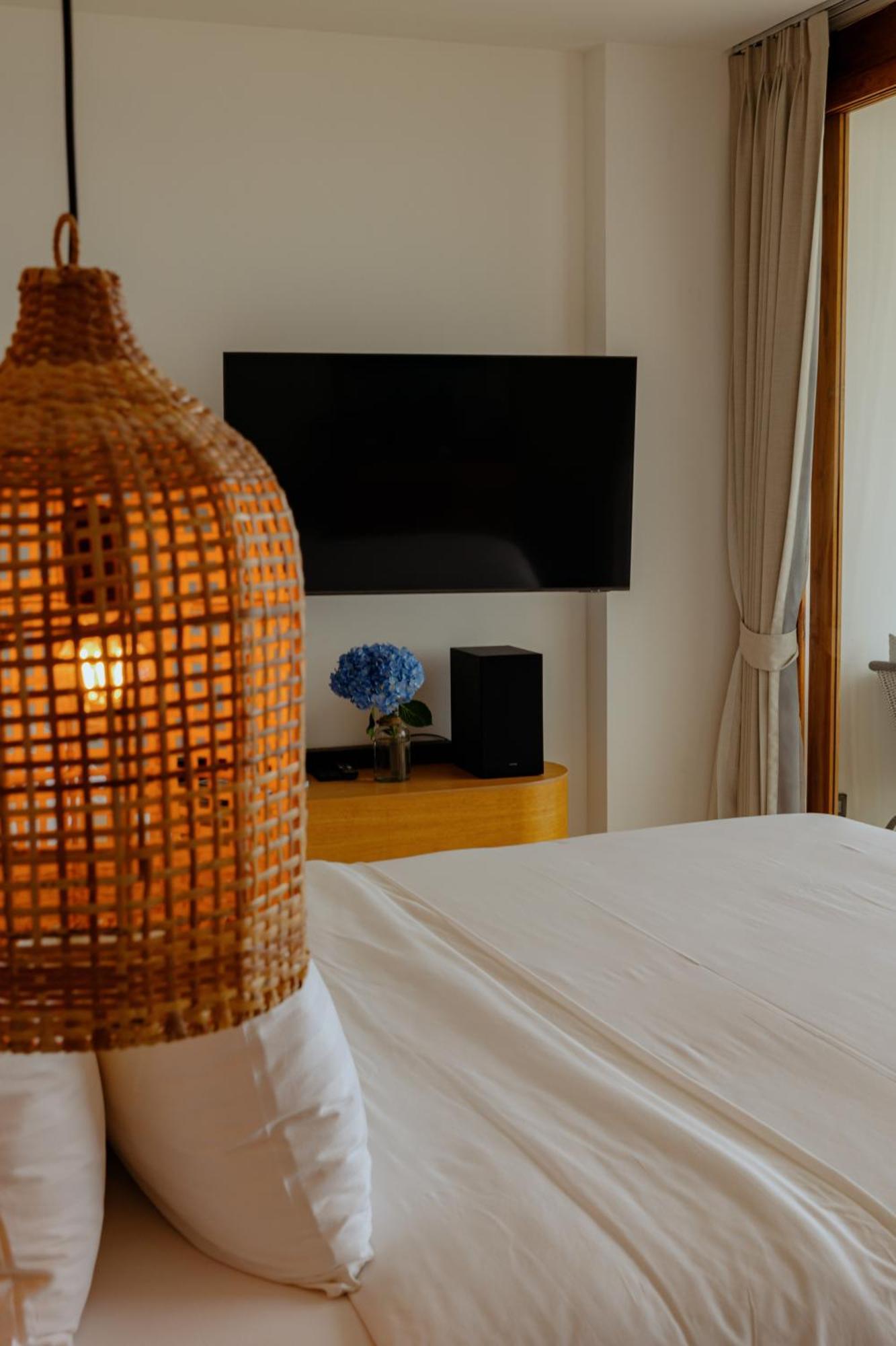 Elite Atoll Beachfront Hotel