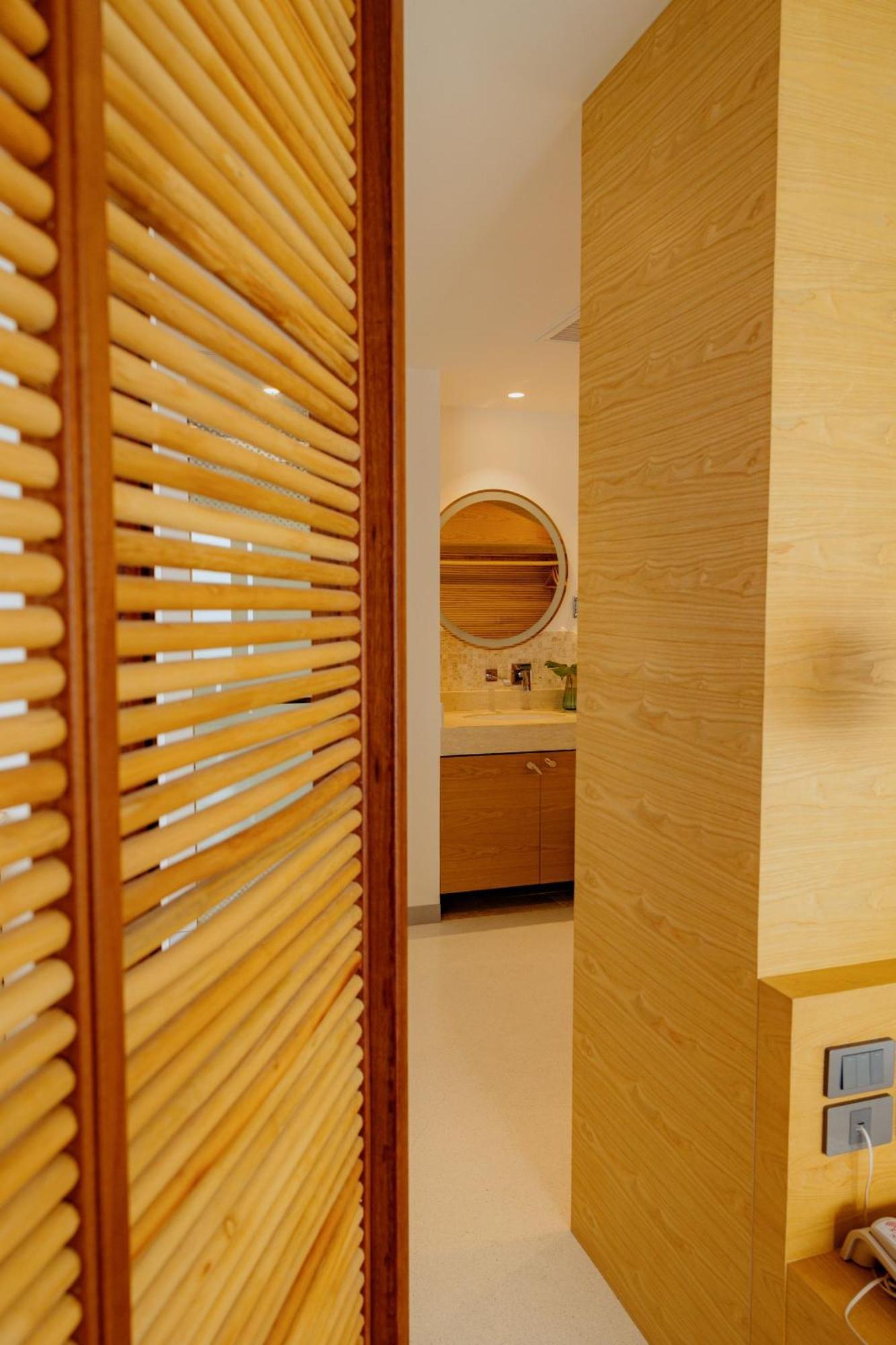 Elite Atoll Beachfront 4*