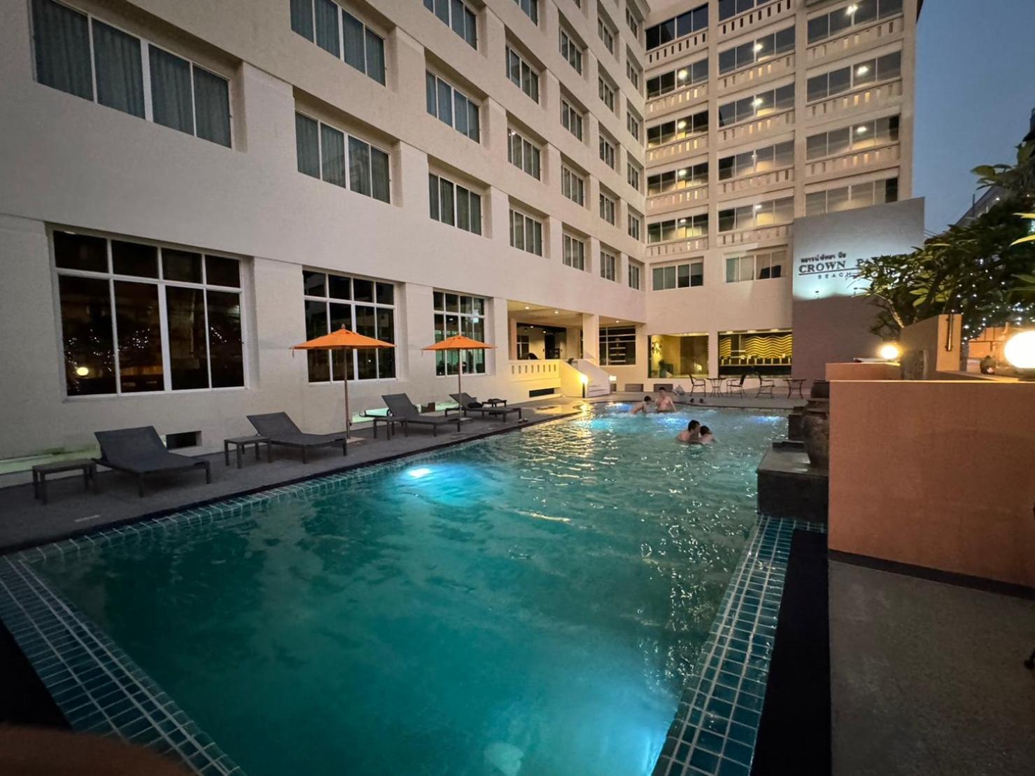 Hotel Crown