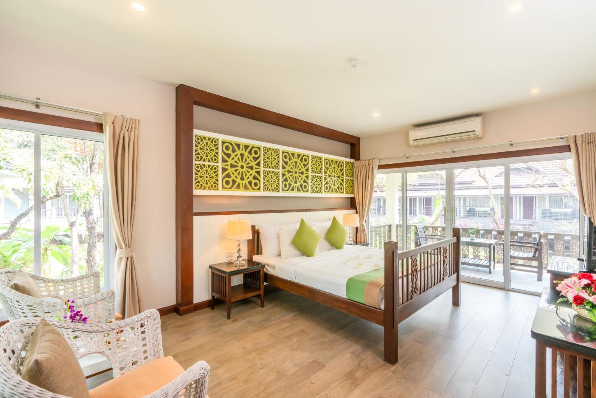 Le Charme Historical Park 4*