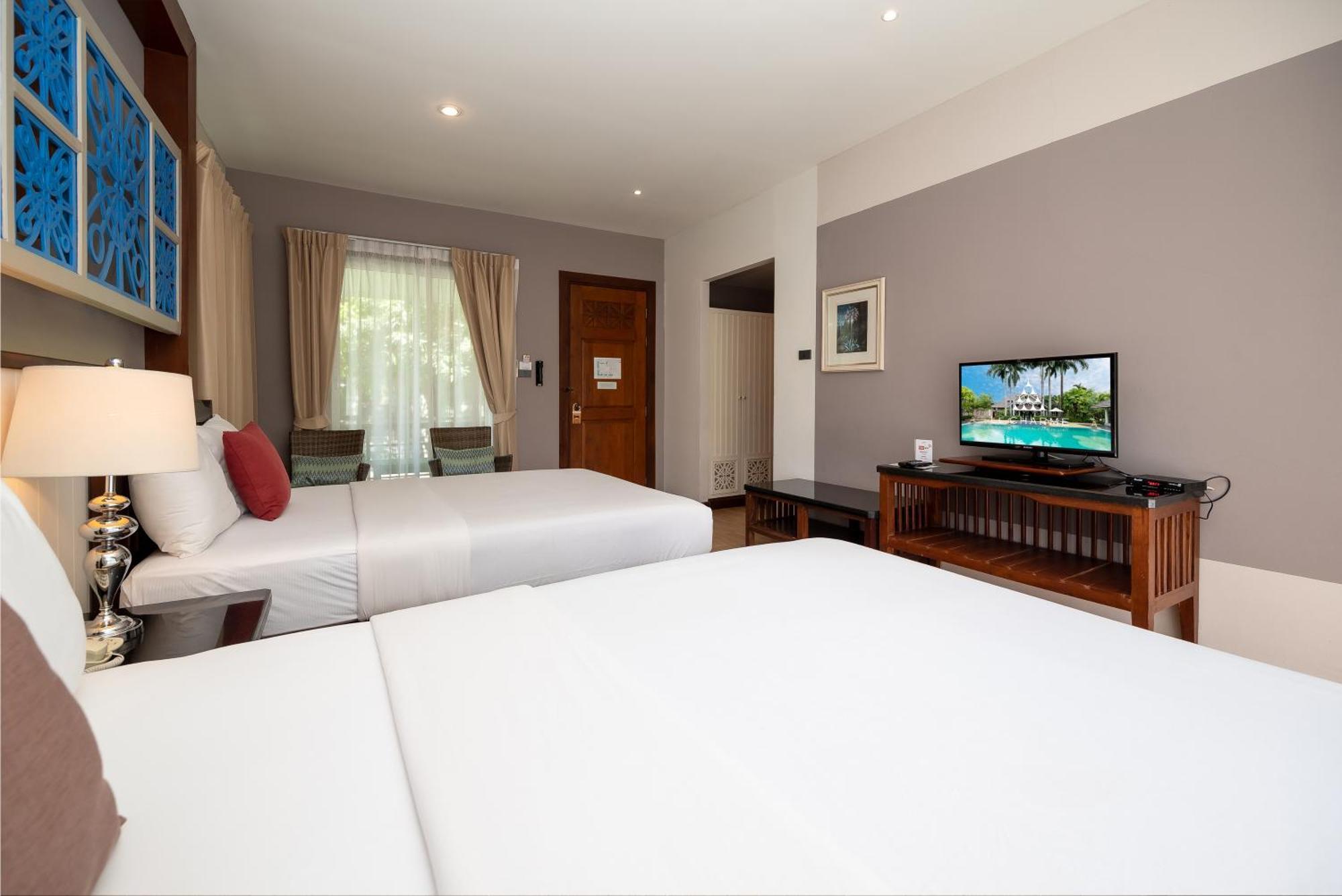 Le Charme Historical Park 4*