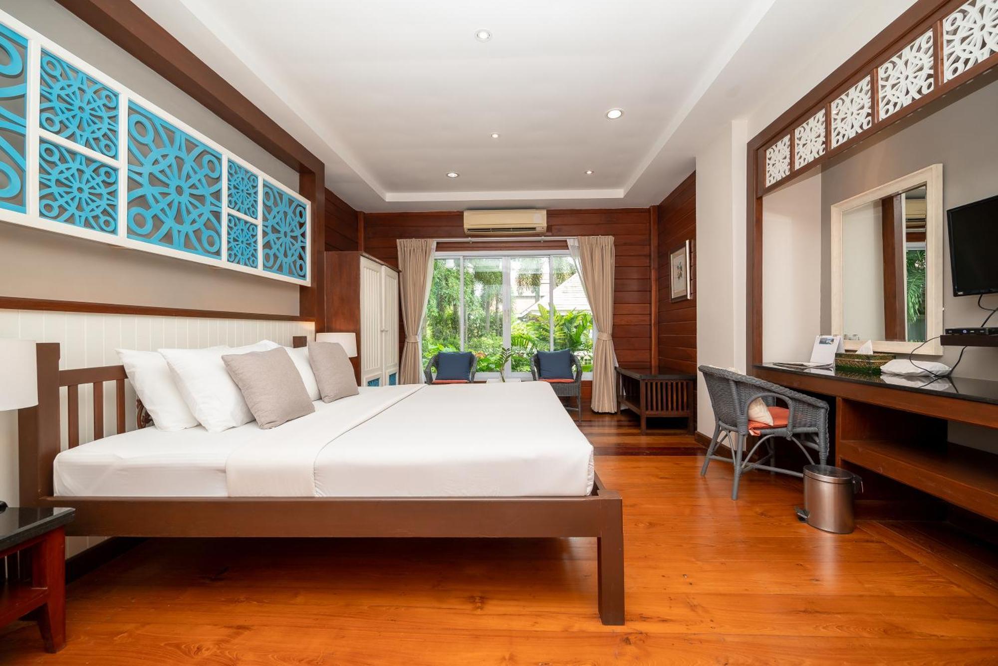 Le Charme Historical Park 4*