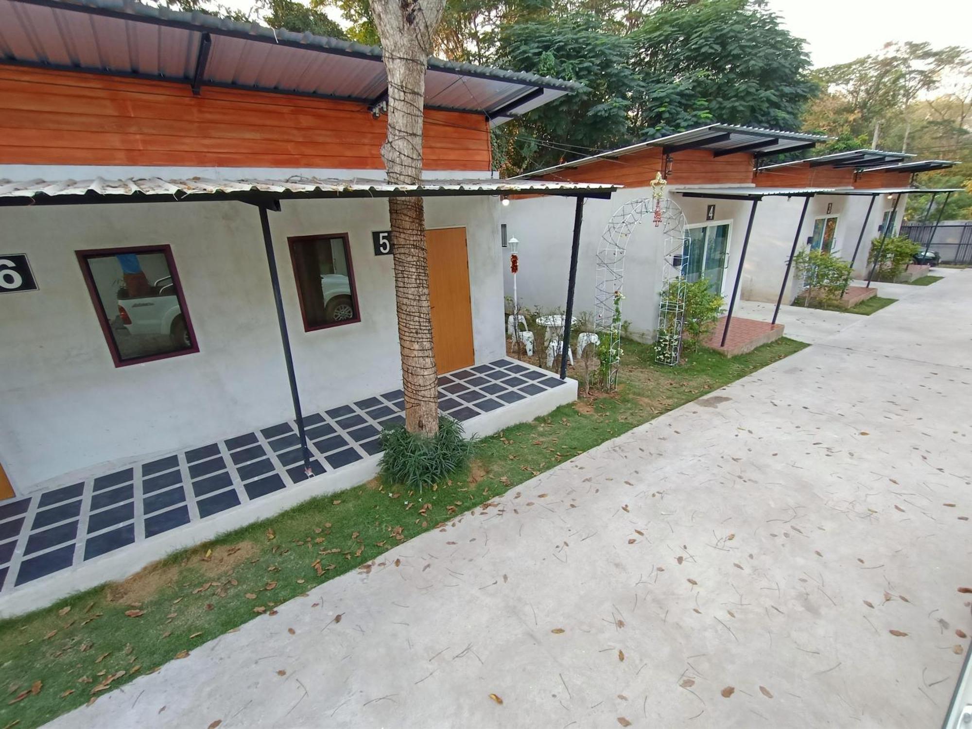Resort พักดีรีสอร์ท 2 Nakhon Ratchasima