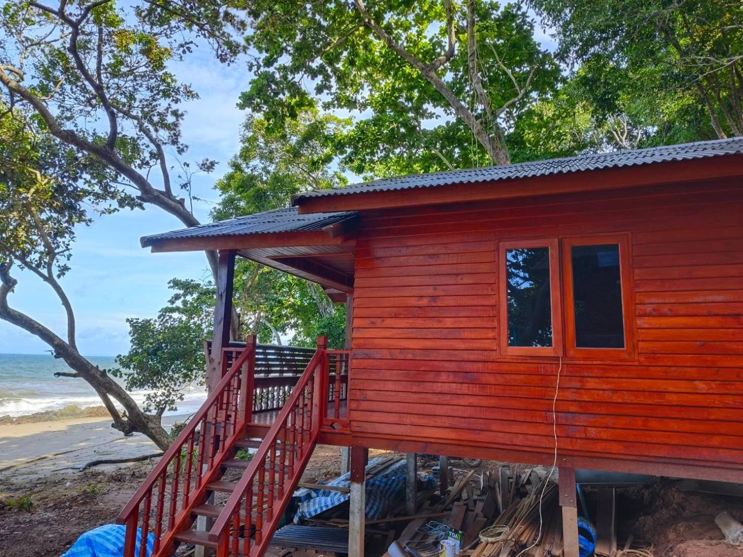Kohjum Seafront Guest house 2*