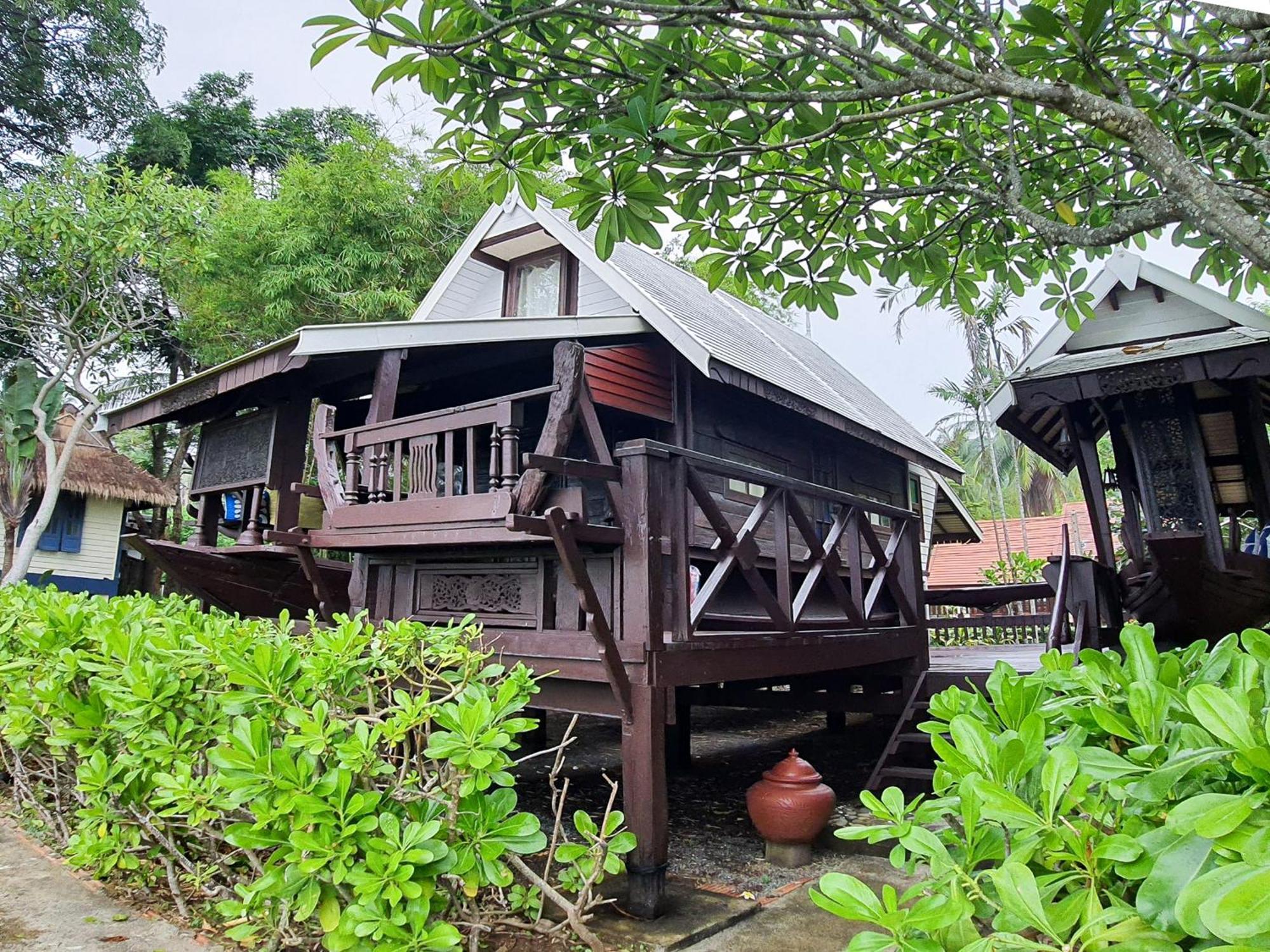 Hotel Baan Thong Ching