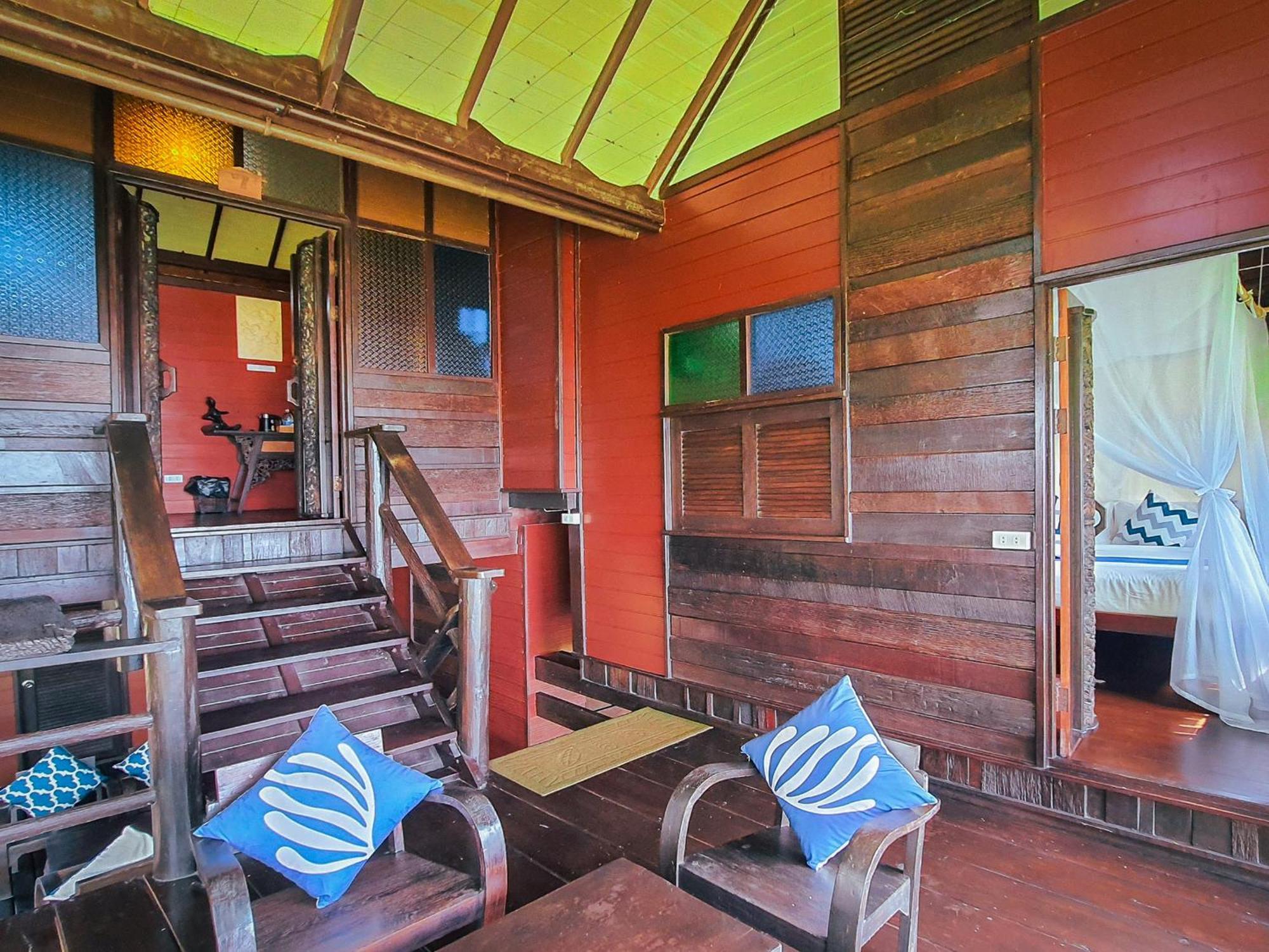 Baan Thong Ching Khanom
