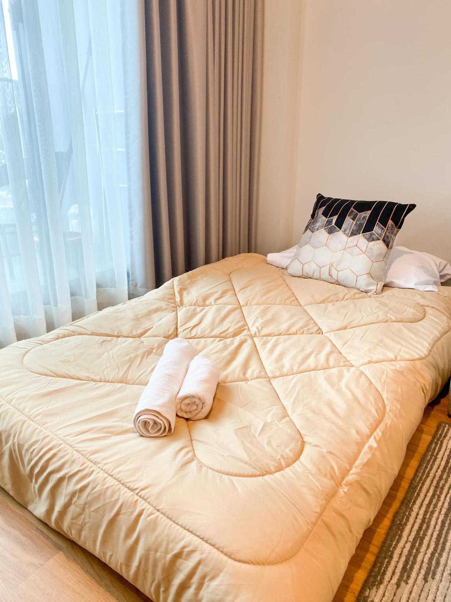 The Astra Sky River Luxury Condo,the Largest Pool Chiang Mai