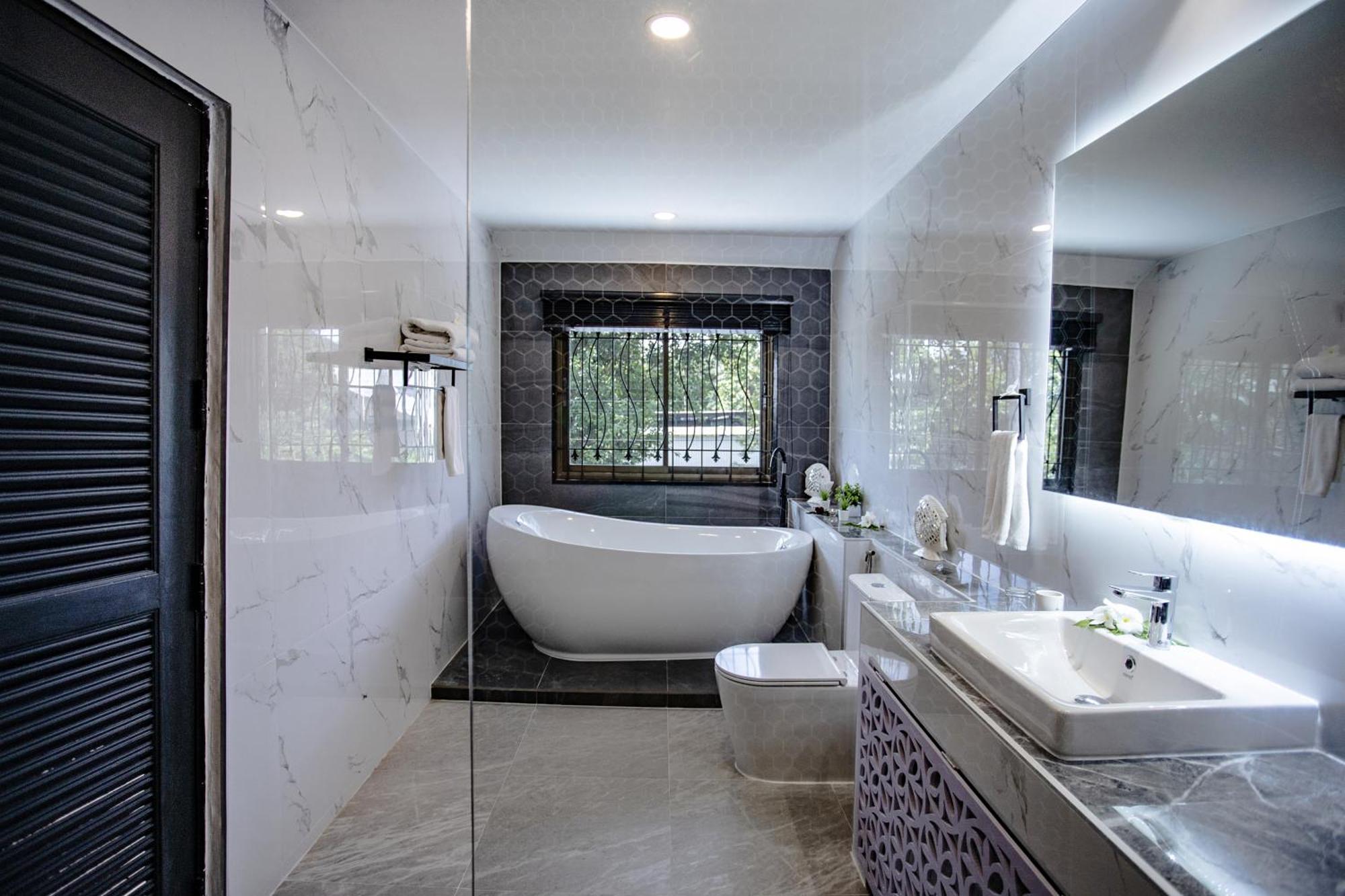 Baan Santhiya Private Pool - Free Tuk-tuk Service To The Beach! Villa