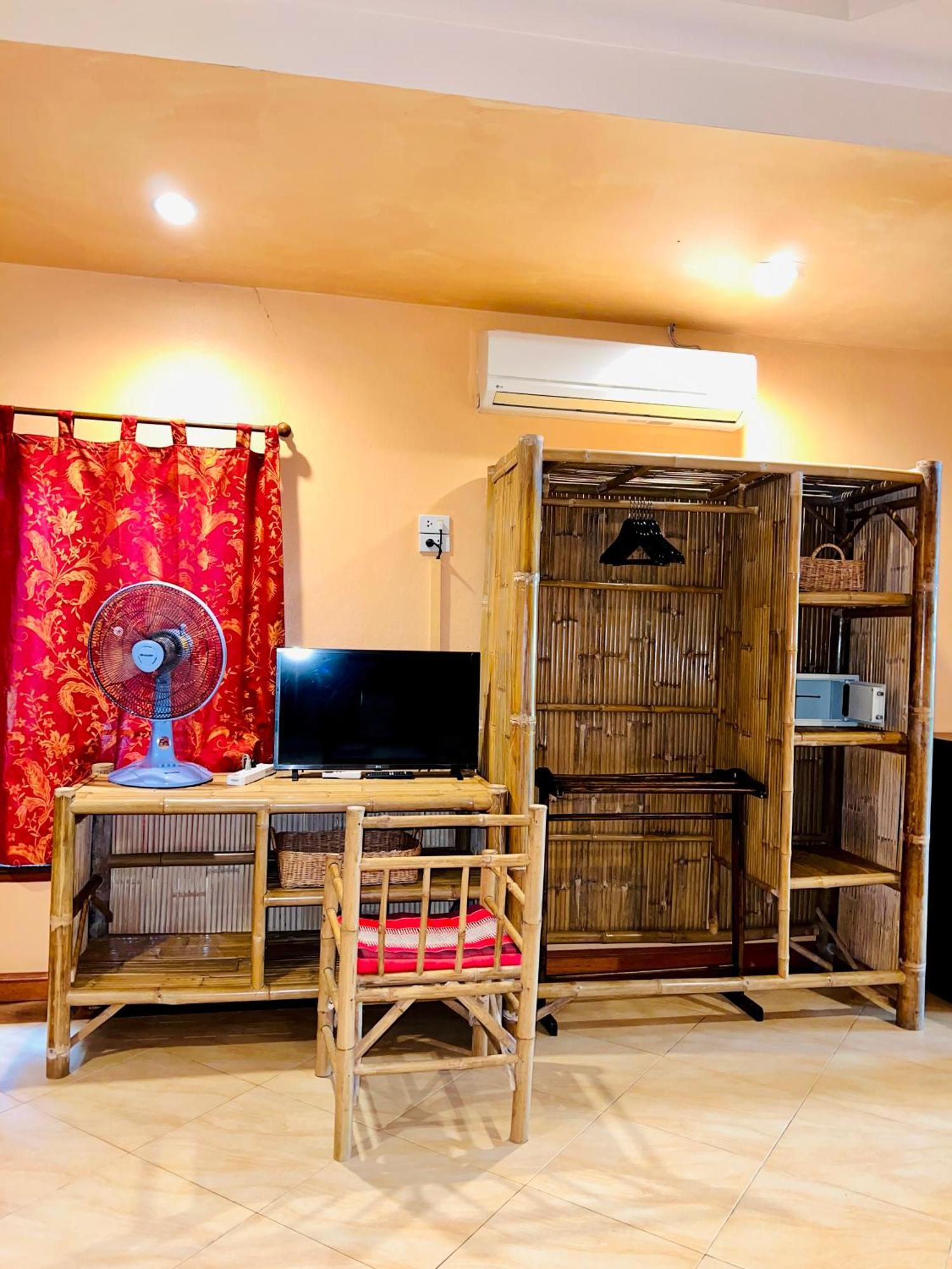 Baan Ton Rak Boutique