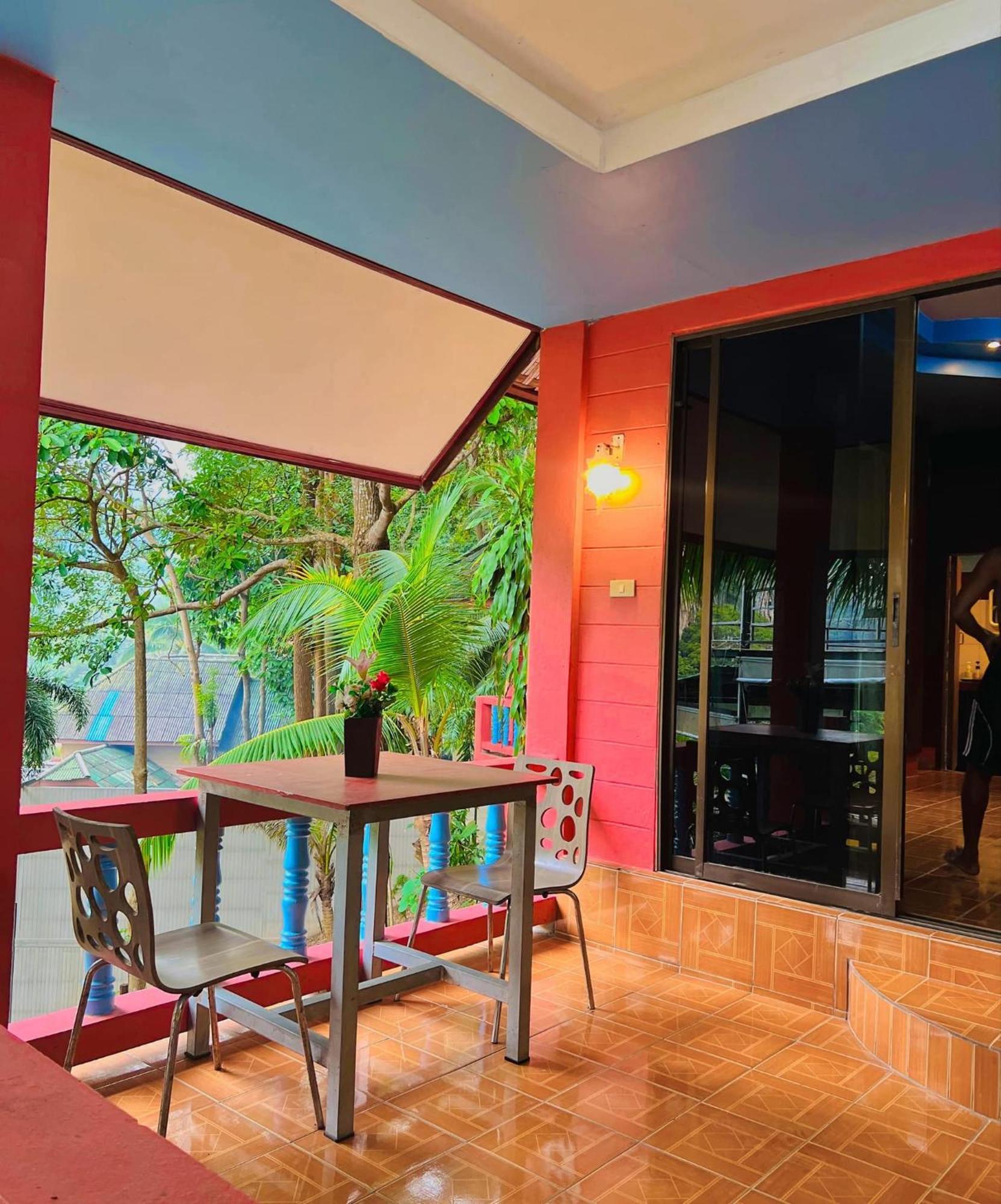 Mom Boutique Hotel 3*