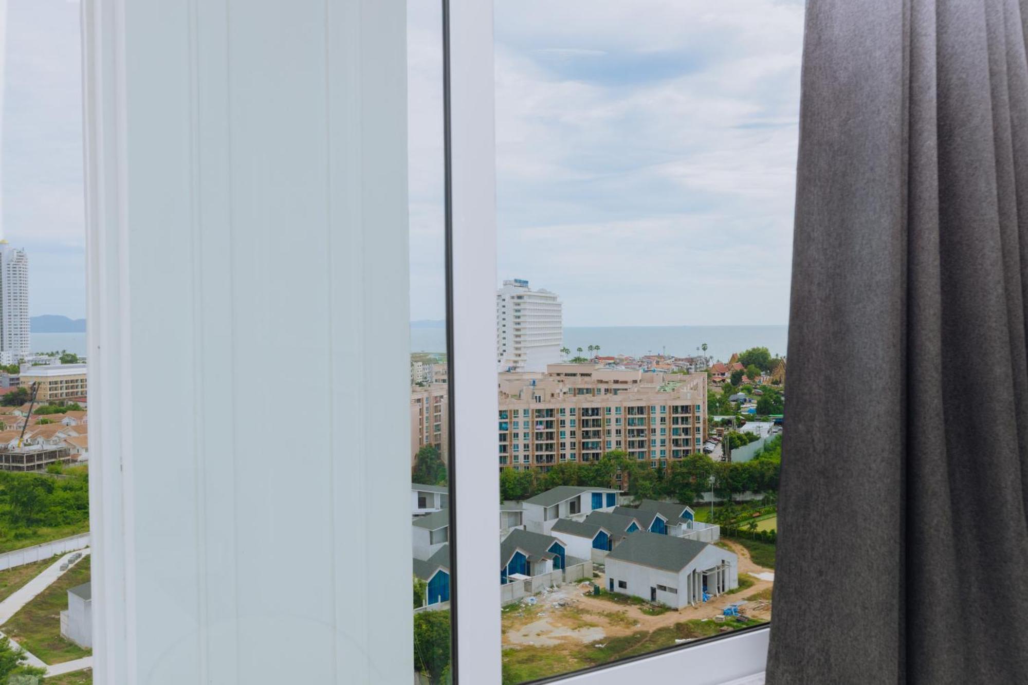 The Empire Tower K Apartment *