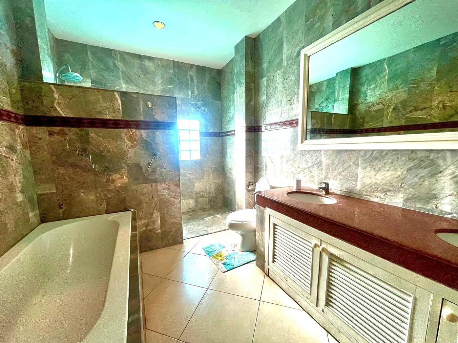 Villa Pool 5bedroom Cosy Big Area Close To The