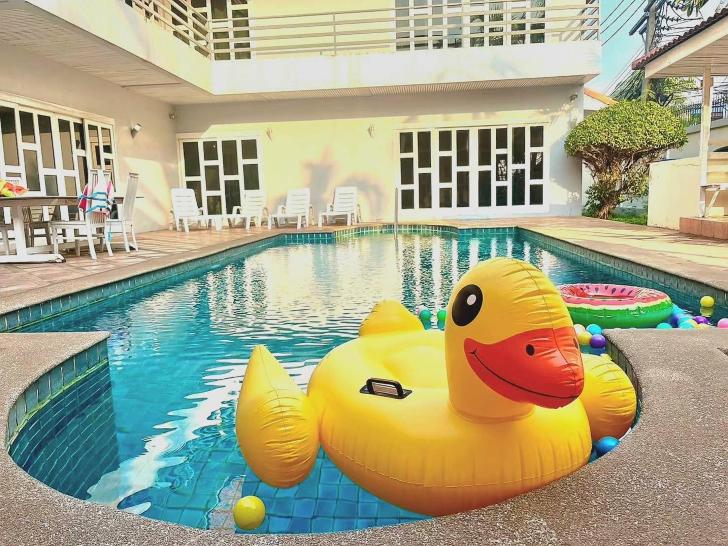 Villa Pool 5bedroom Cosy Big Area Close To The *