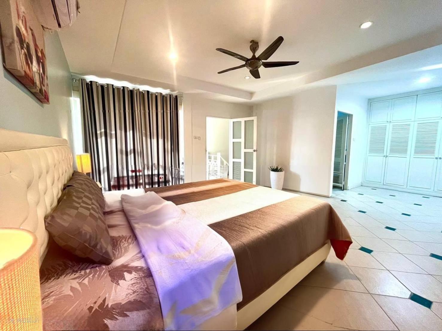 Villa Pool 5bedroom Cosy Big Area Close To The