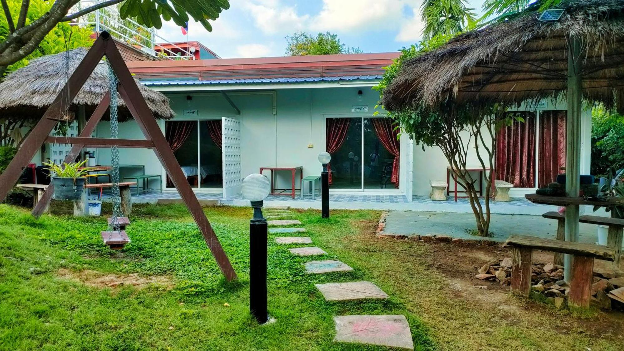 Baan Mai Hom Guest house Suan Phueng