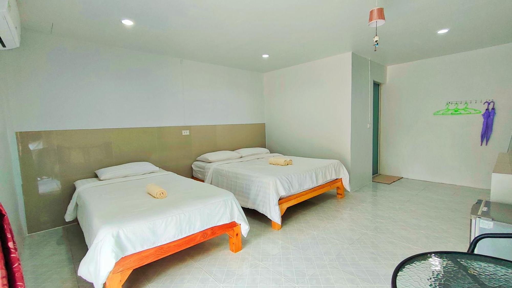 Guest house Baan Mai Hom Suan Phueng