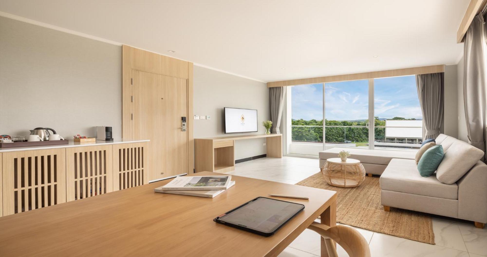 Eastin Hotel 4*