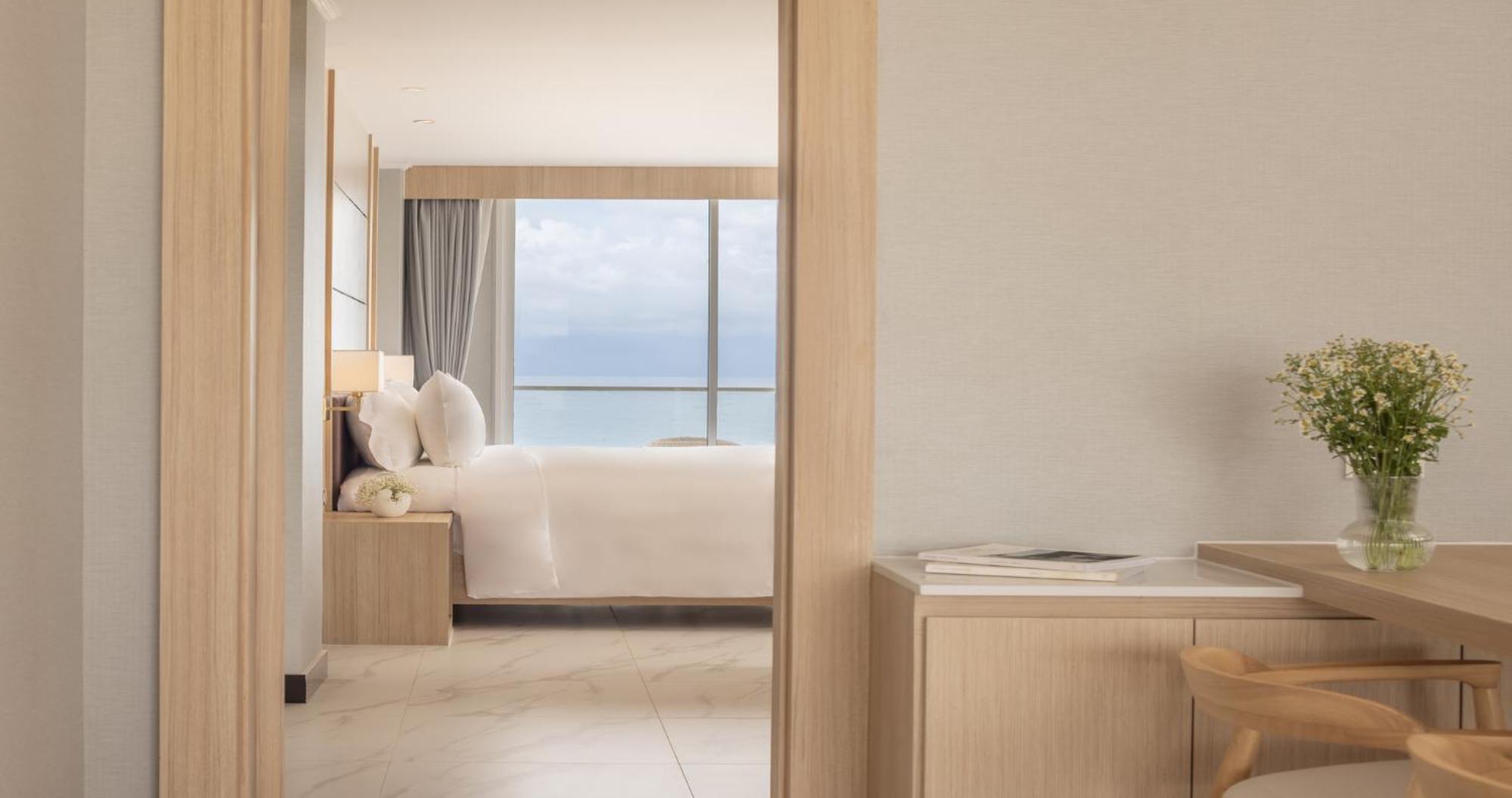 Hotel Eastin 4*