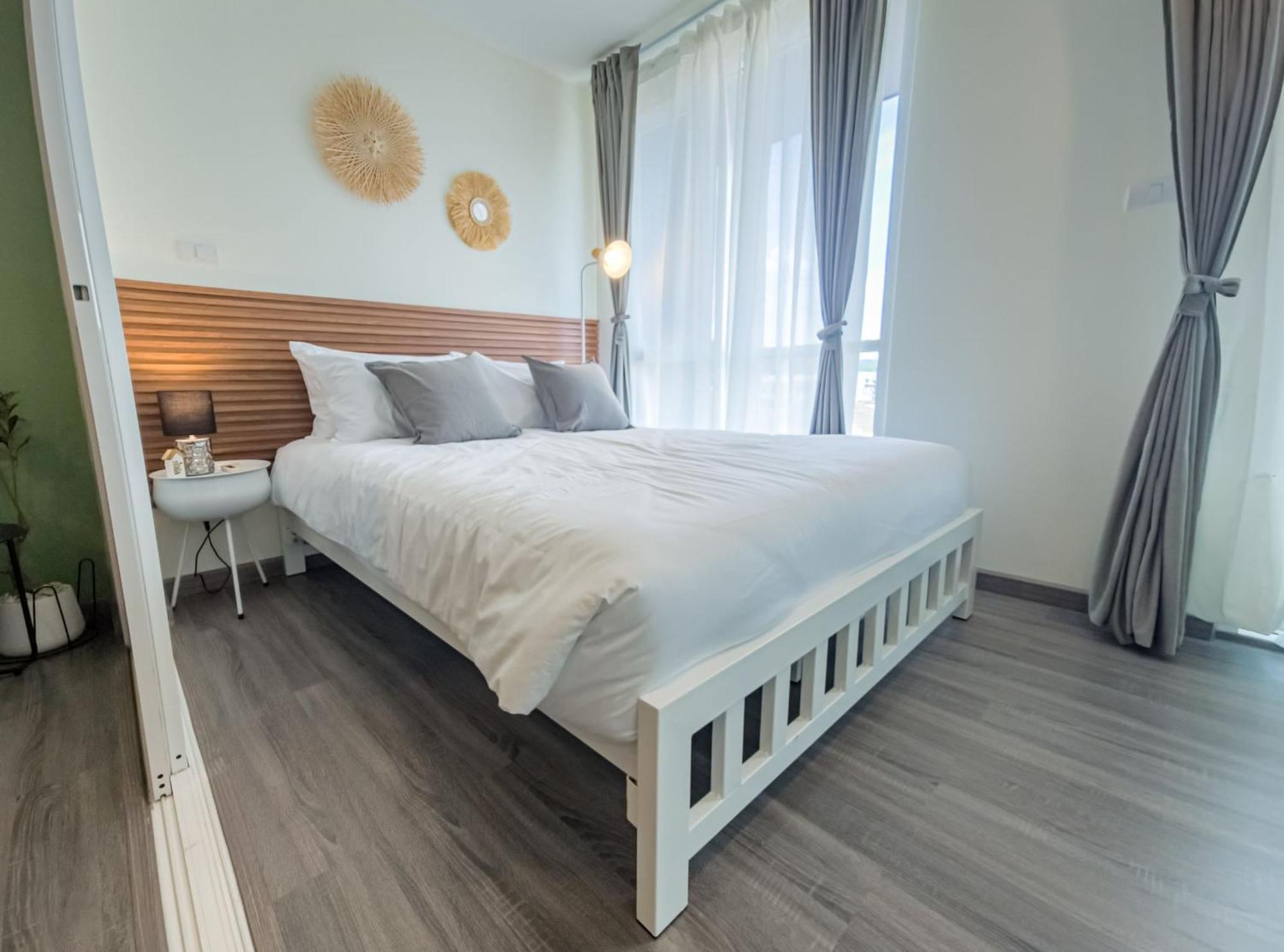 เจ เดอะพาร์ค คอนโดเทล Apartment *