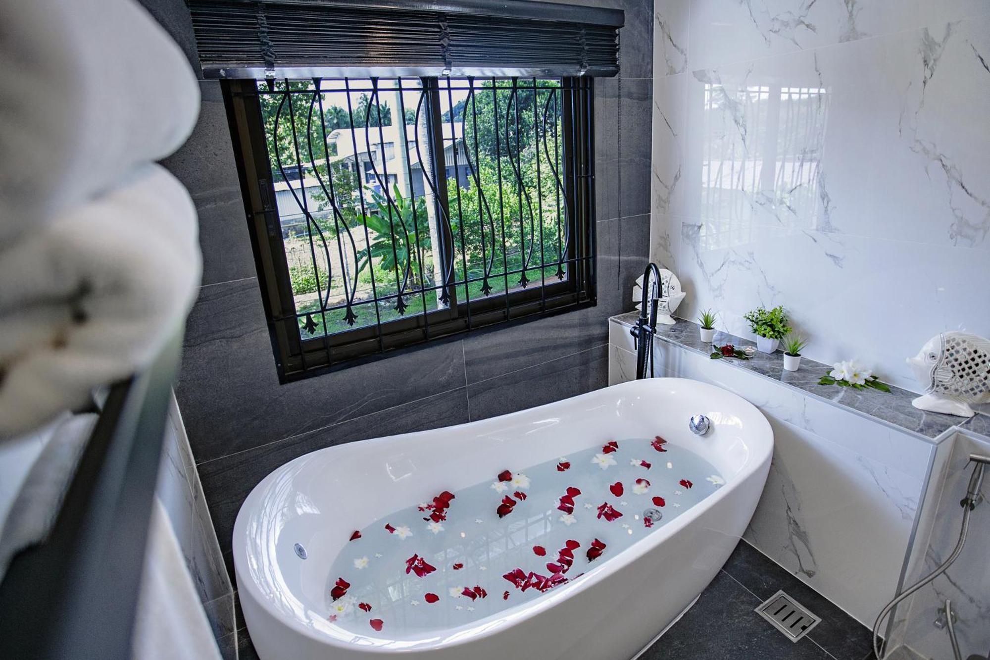 Baan Santhiya Private Pool - Free Tuk-tuk Service To The Beach! Villa Ao Nang