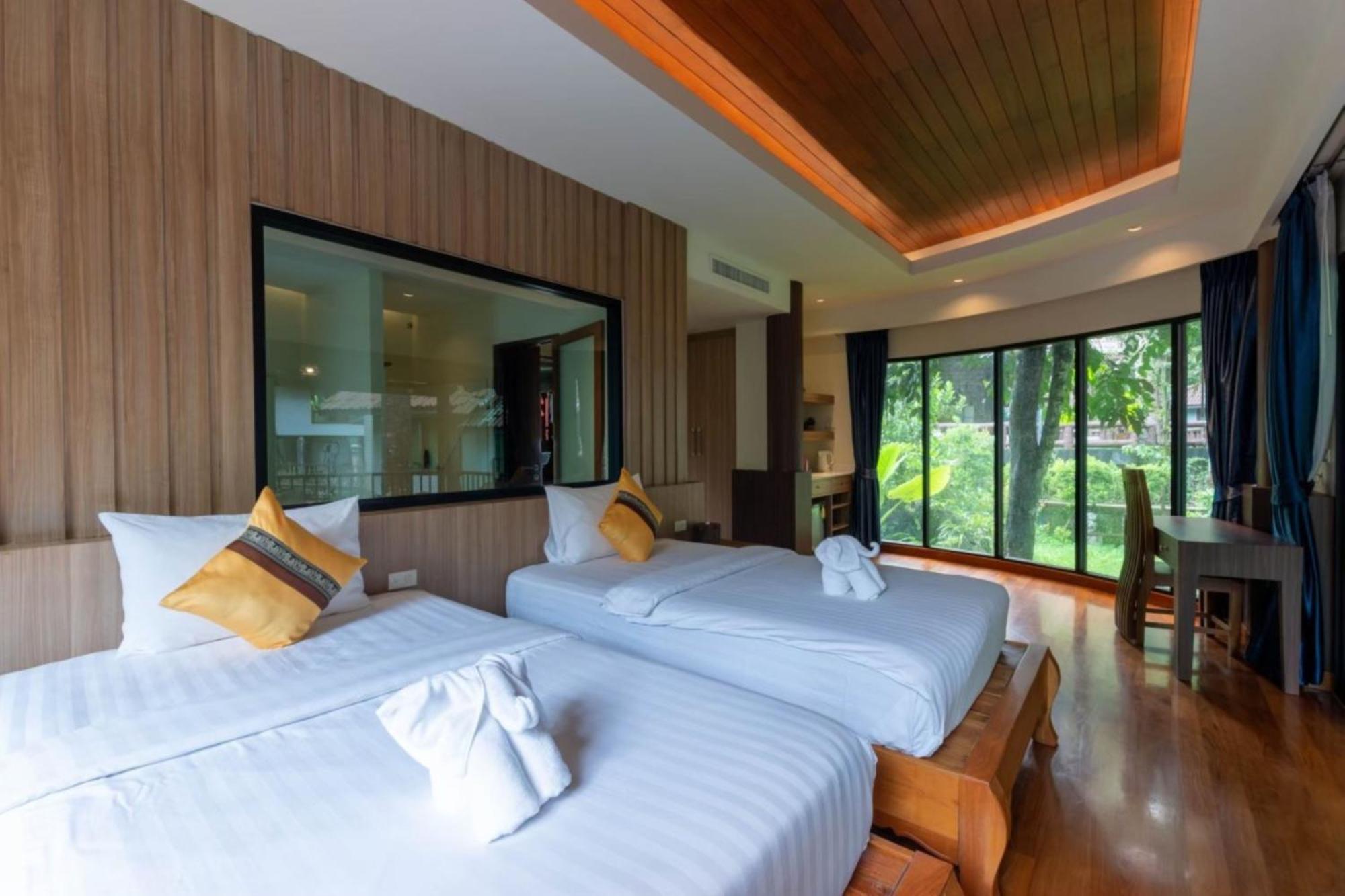 Rock And Tree House 3*