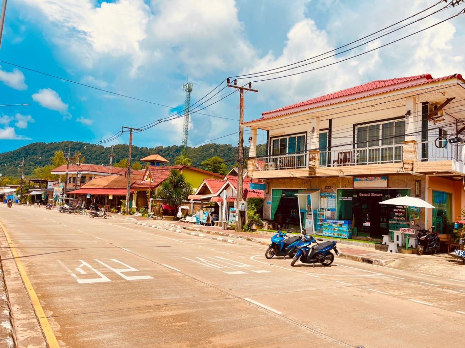 Lanta Grand House