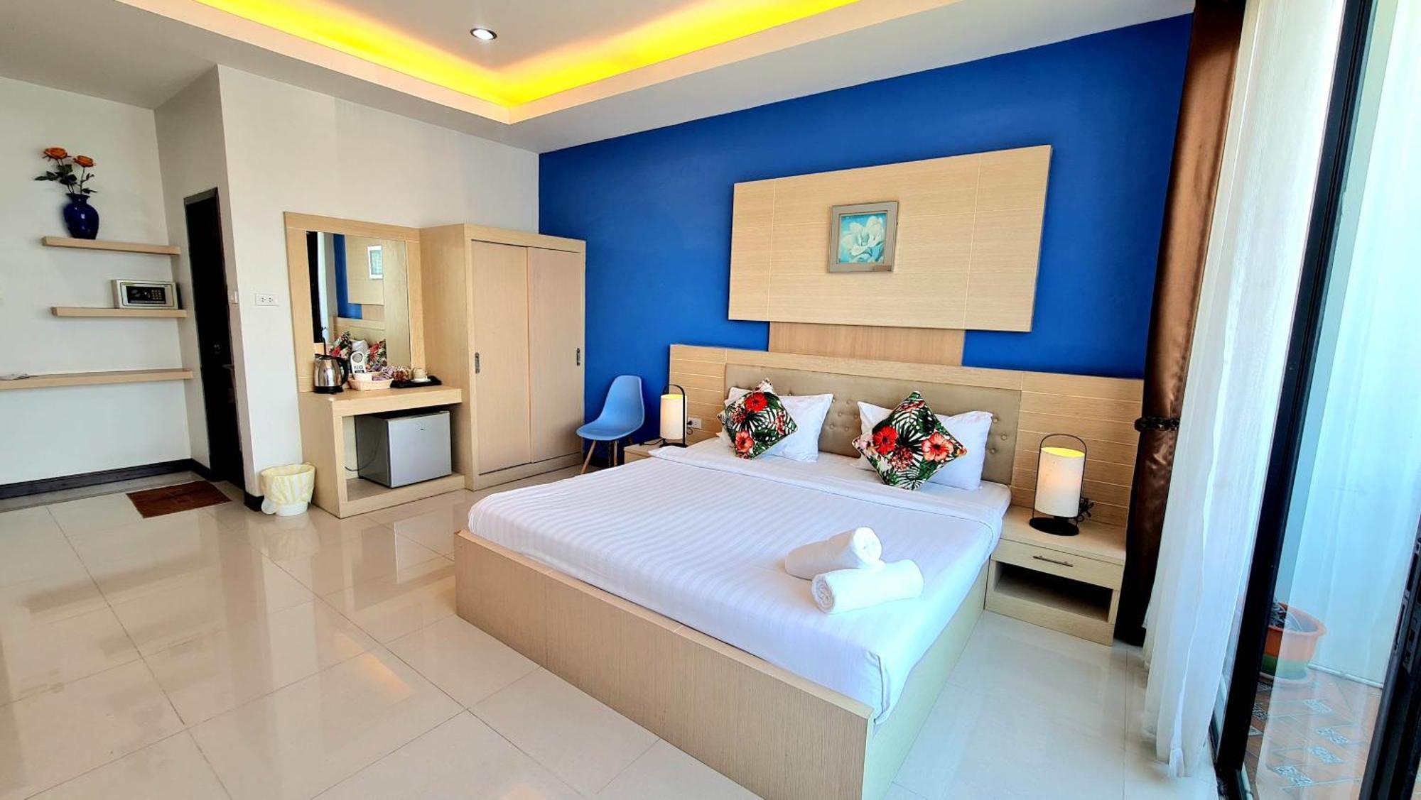Aparthotel Samed Port View
