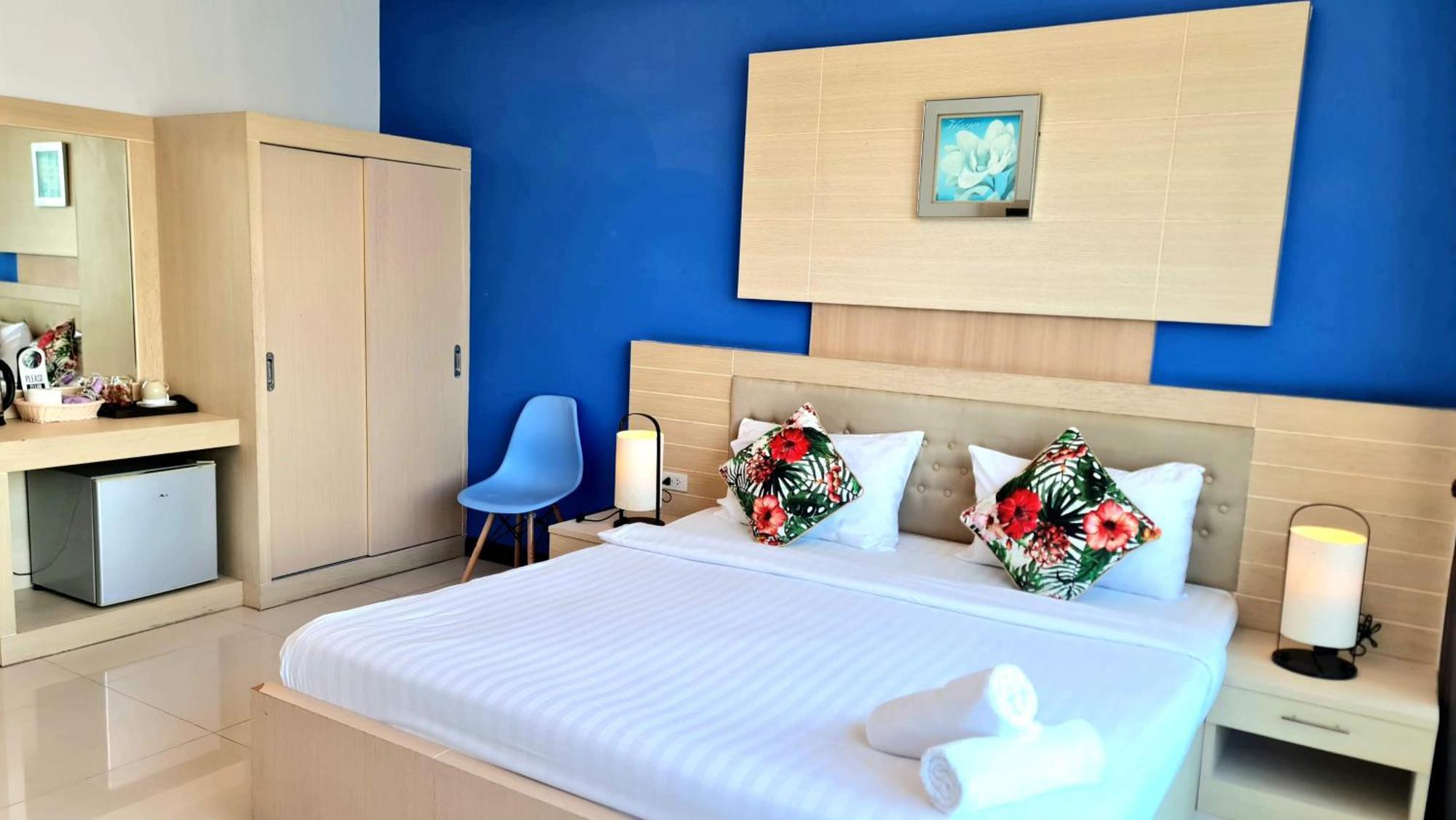 Aparthotel Samed Port View