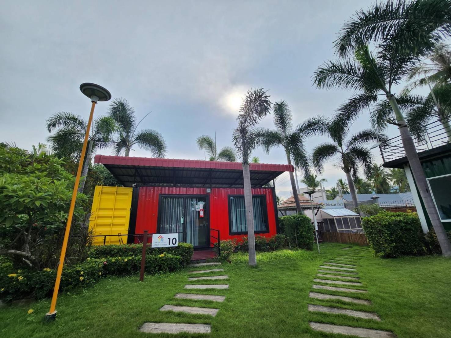 Box At Pran Resort Sam Roi Yot