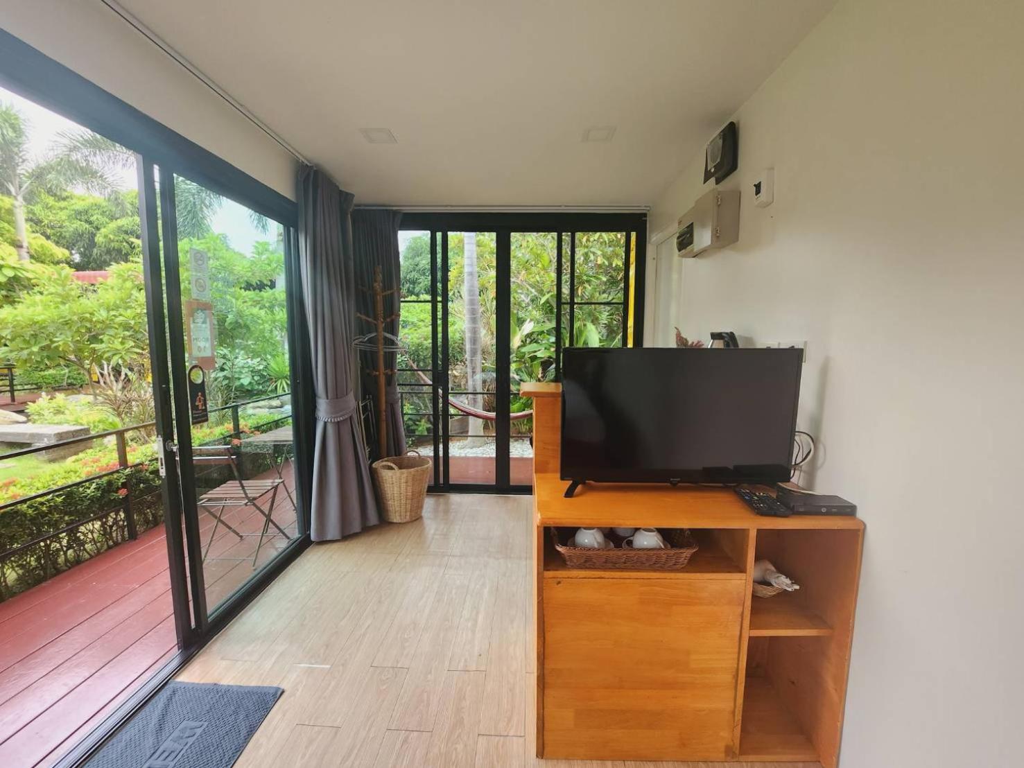 Resort Box At Pran Sam Roi Yot