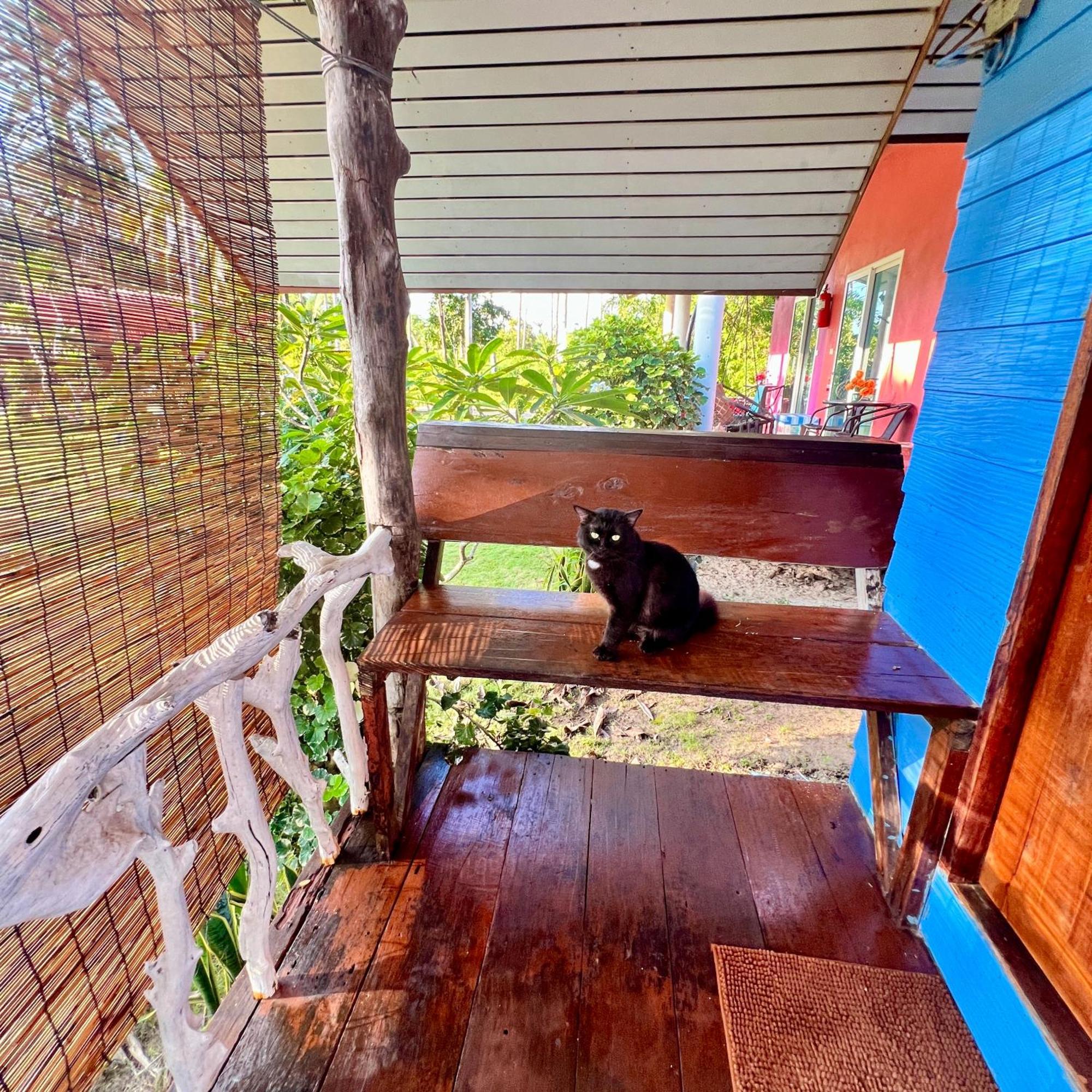 Lee Red House Resort