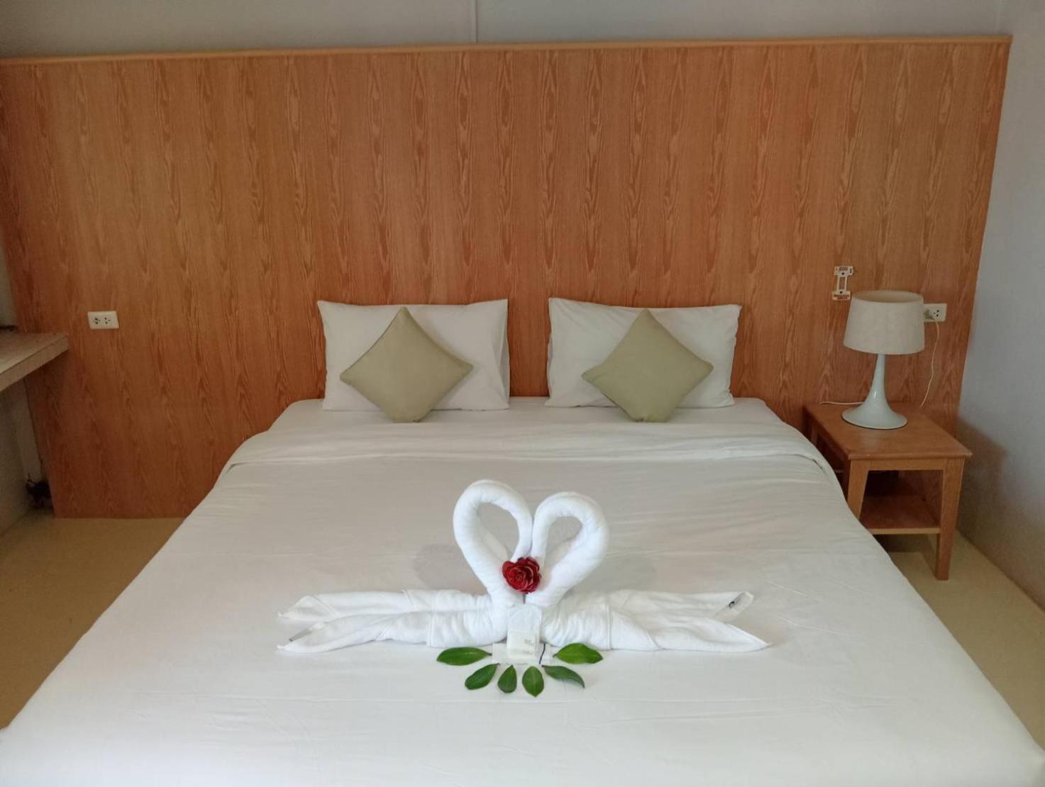 Hotel S2s Queen Trang