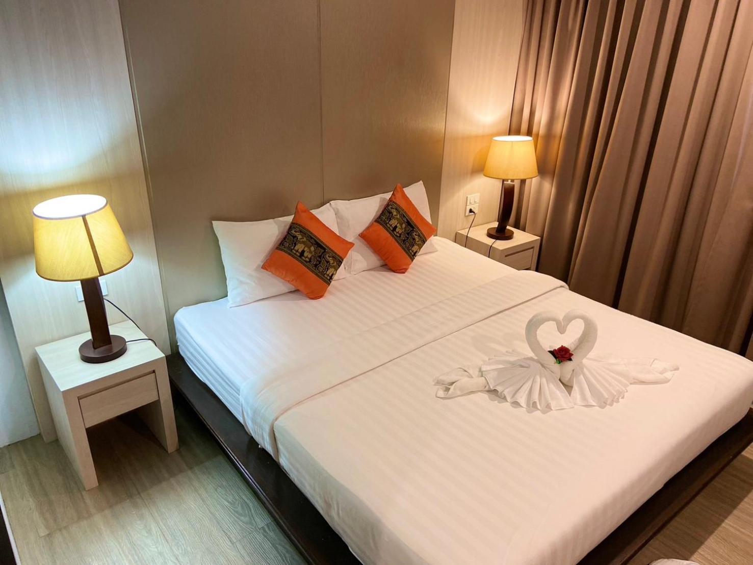 A Deluxe Hotel 2*