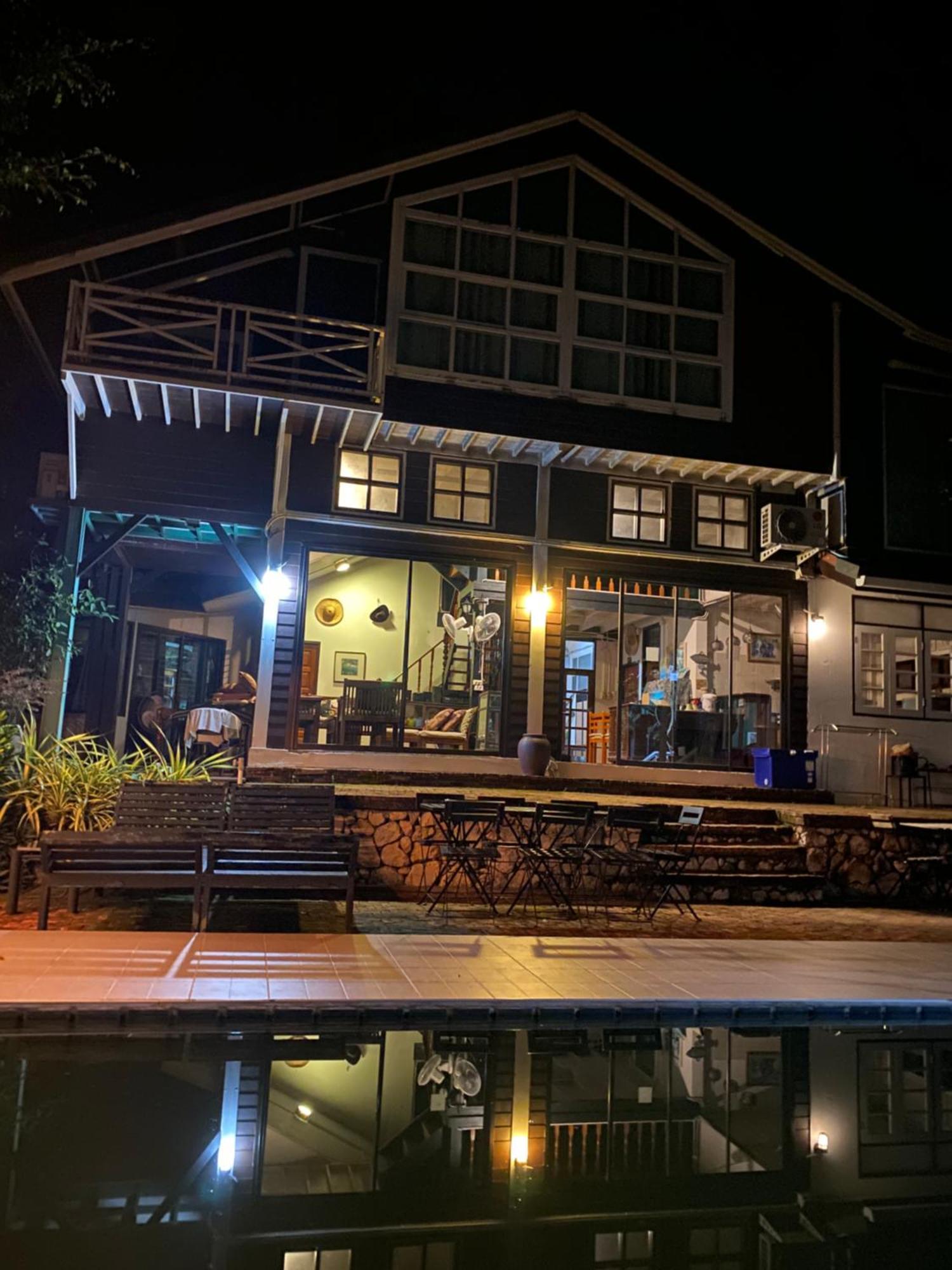 Jung Ja Hut
